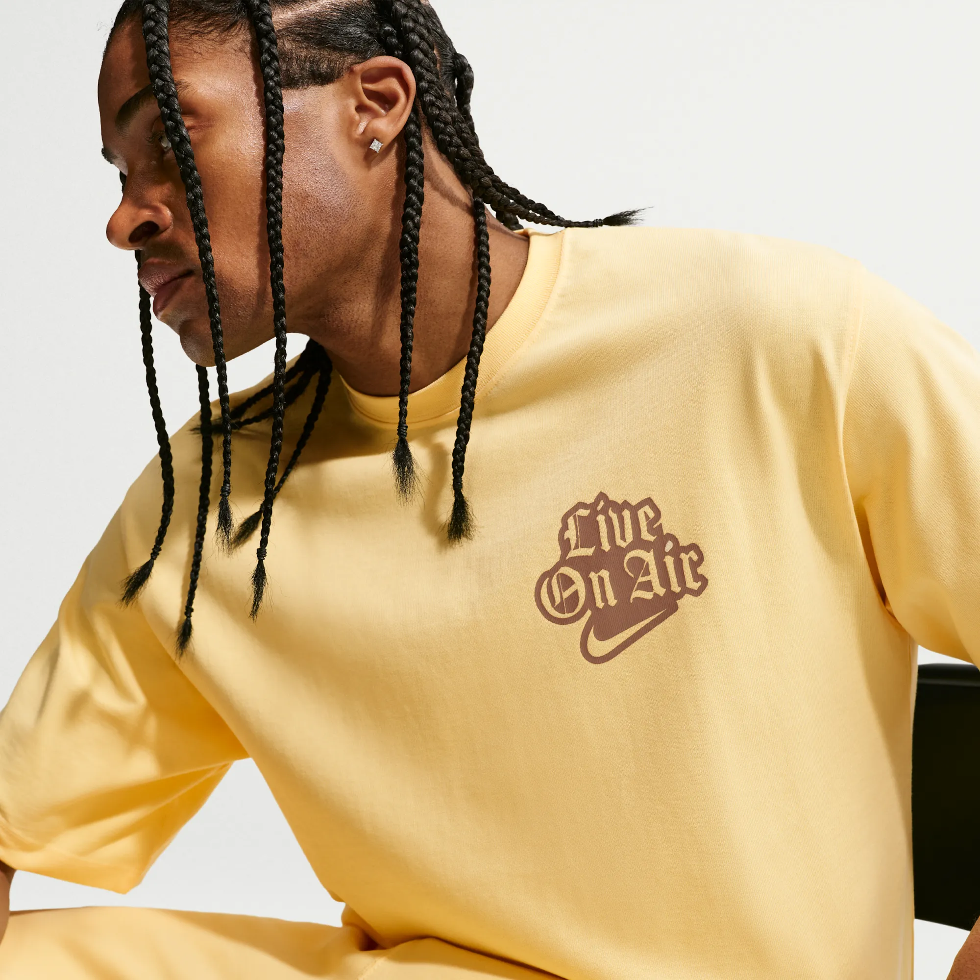 Nike Solo Swoosh Men's T-Shirt - Yellow - Cotton
