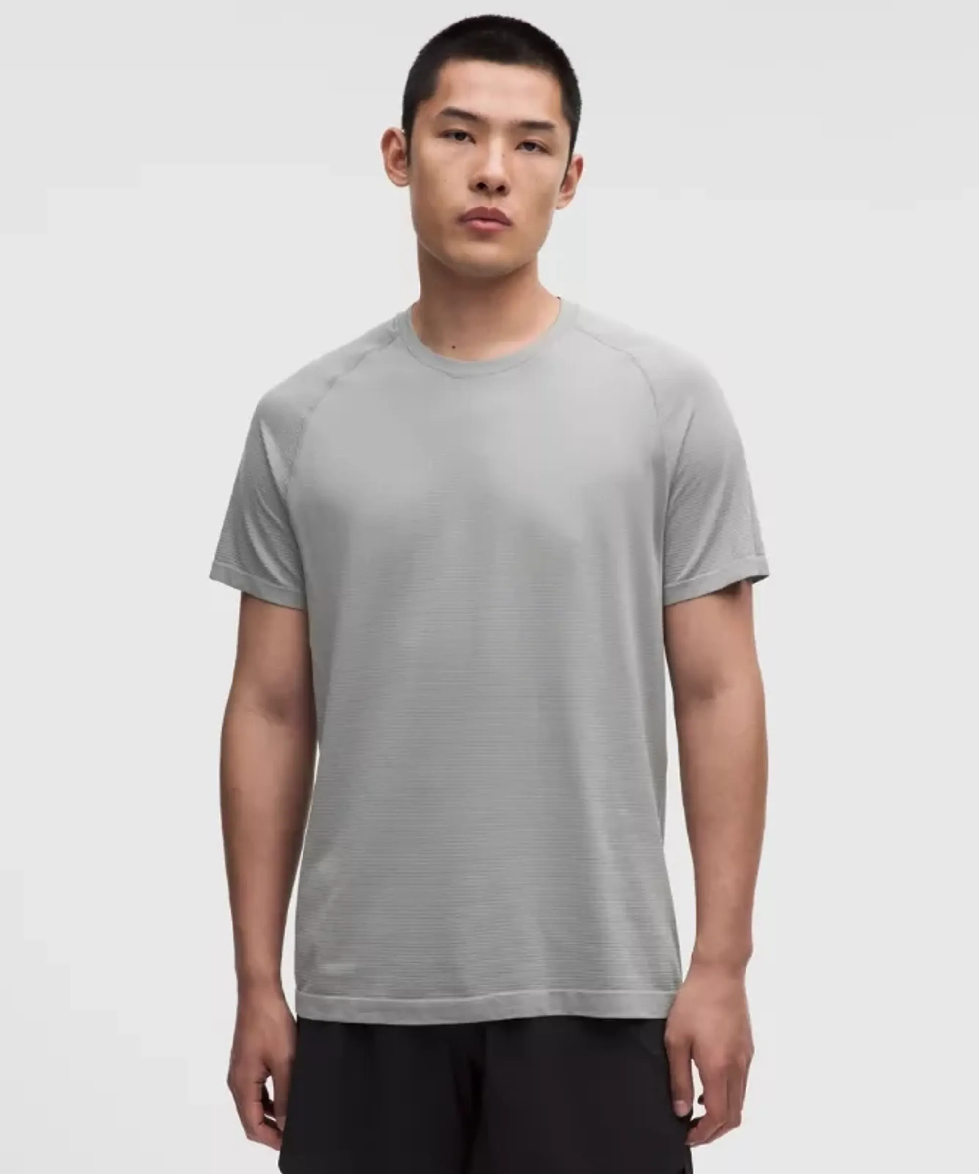 lululemon – Men's Metal Vent Tech Short-Sleeve Shirt – Color Grey – Size Large