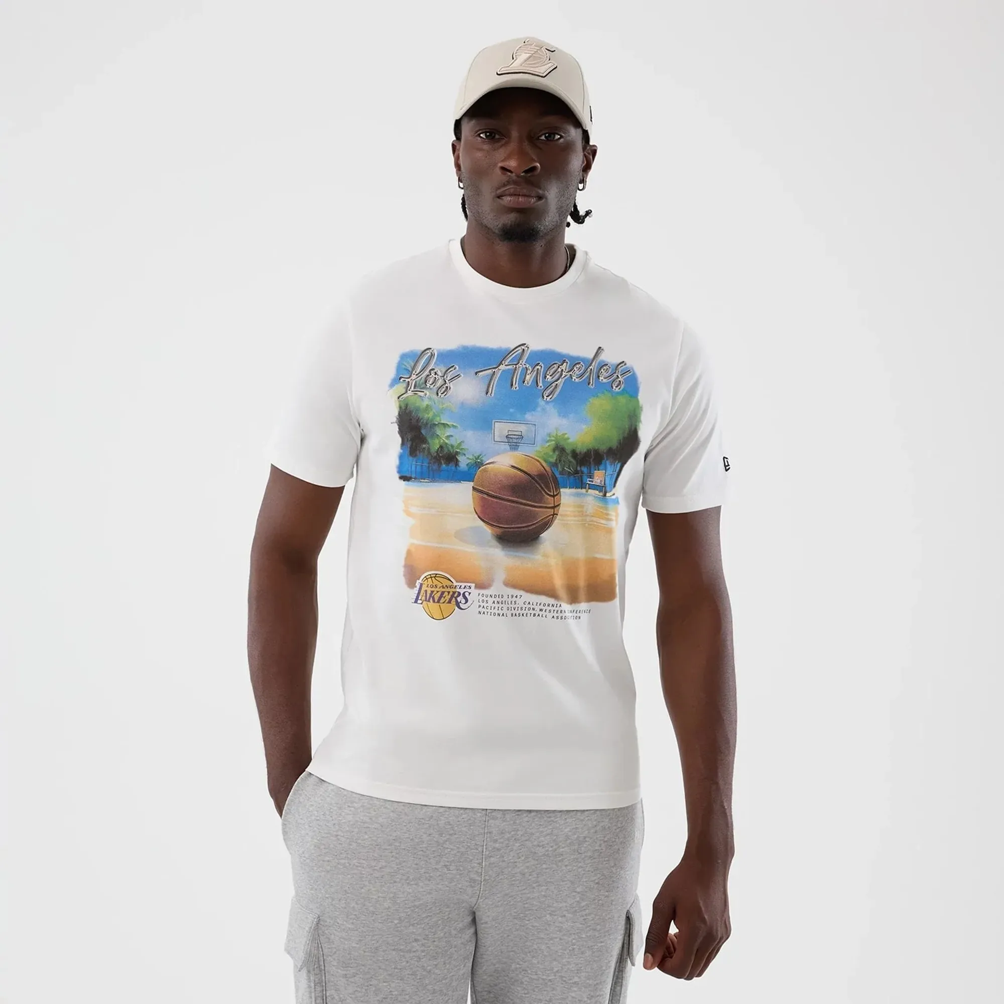 LA Lakers NBA Beach Graphic White T-Shirt New Era Cap adult unisex