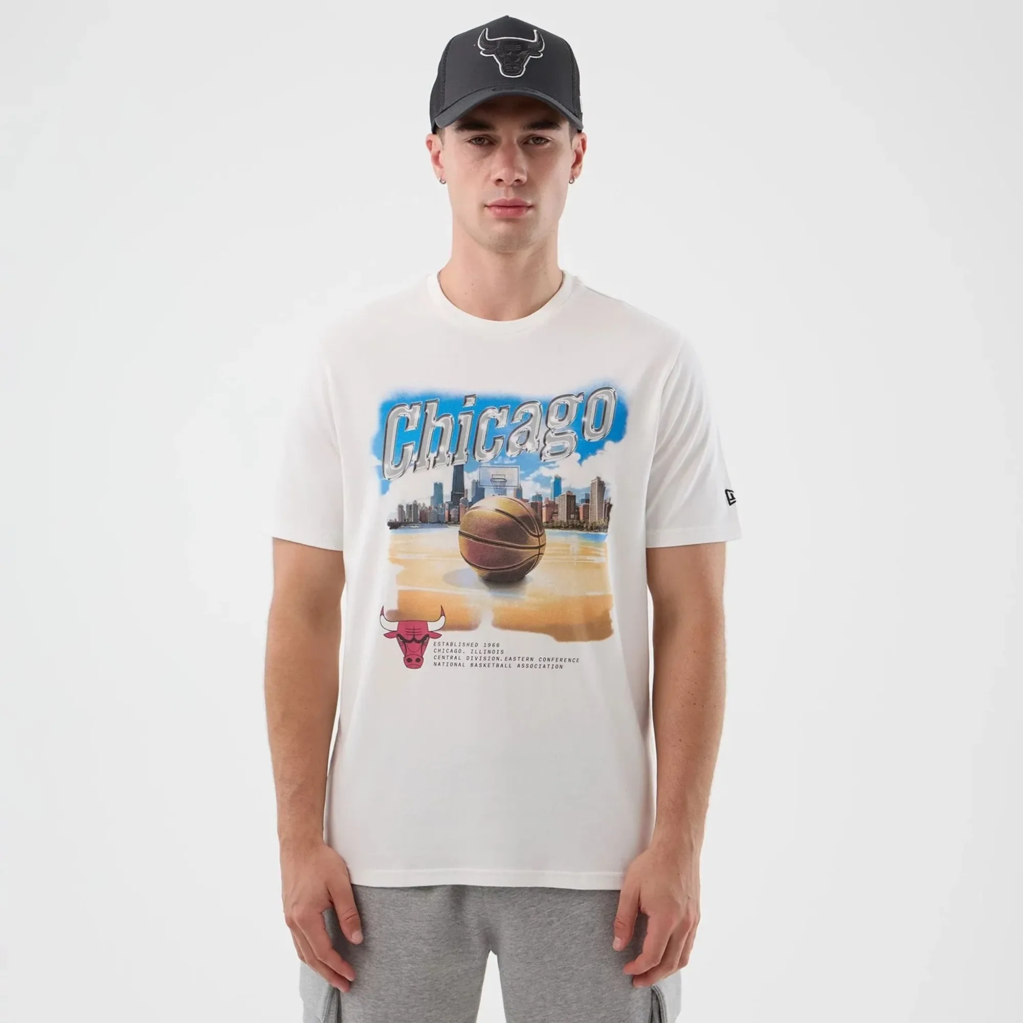 Chicago Bulls NBA Beach Graphic White T-Shirt New Era Cap adult unisex