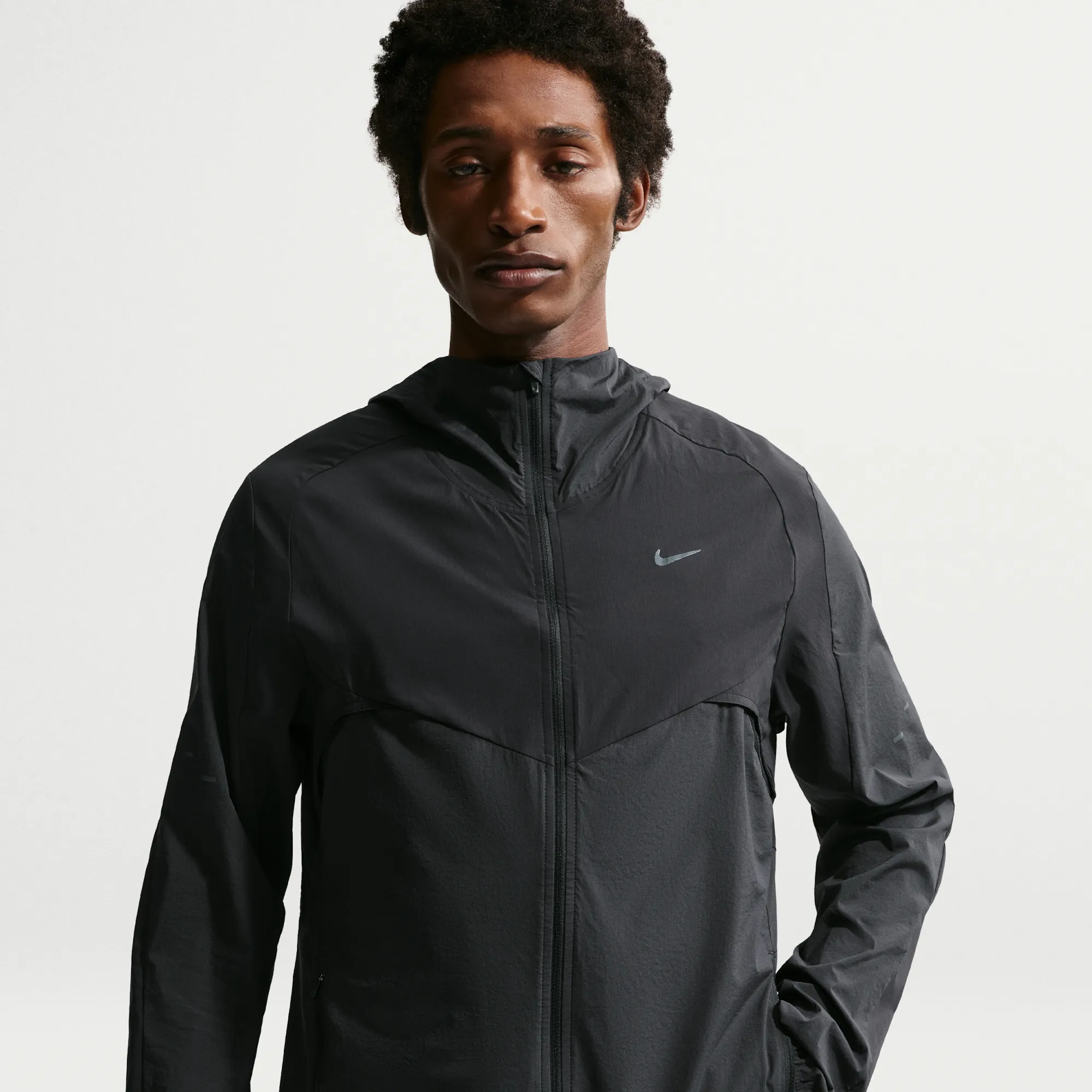 Nike Stride Plus Men's Repel Running Jacket - Black