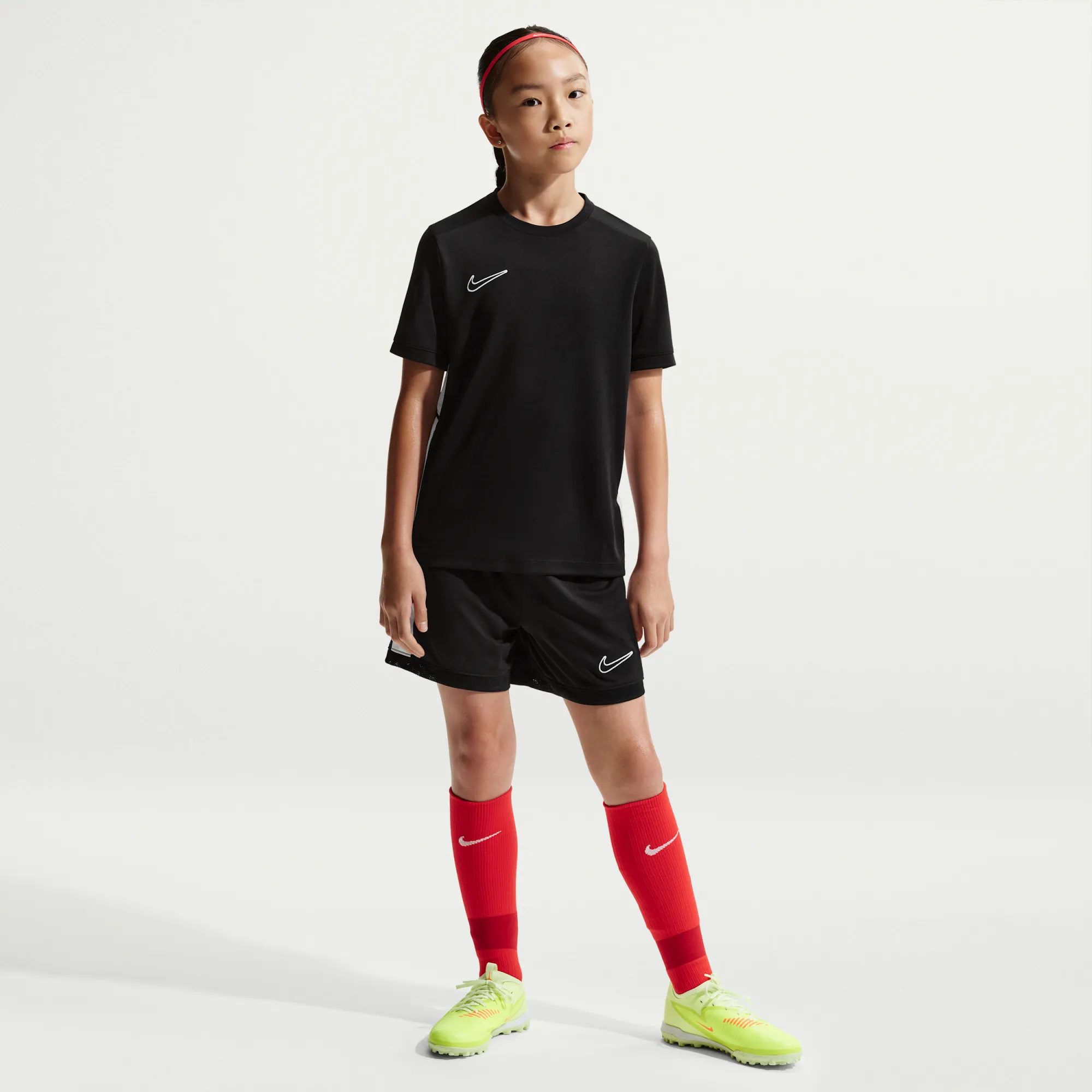 Nike Academy Older Kids' (Girls') Dri-FIT 10cm (approx.) Football Shorts - Black - Polyester