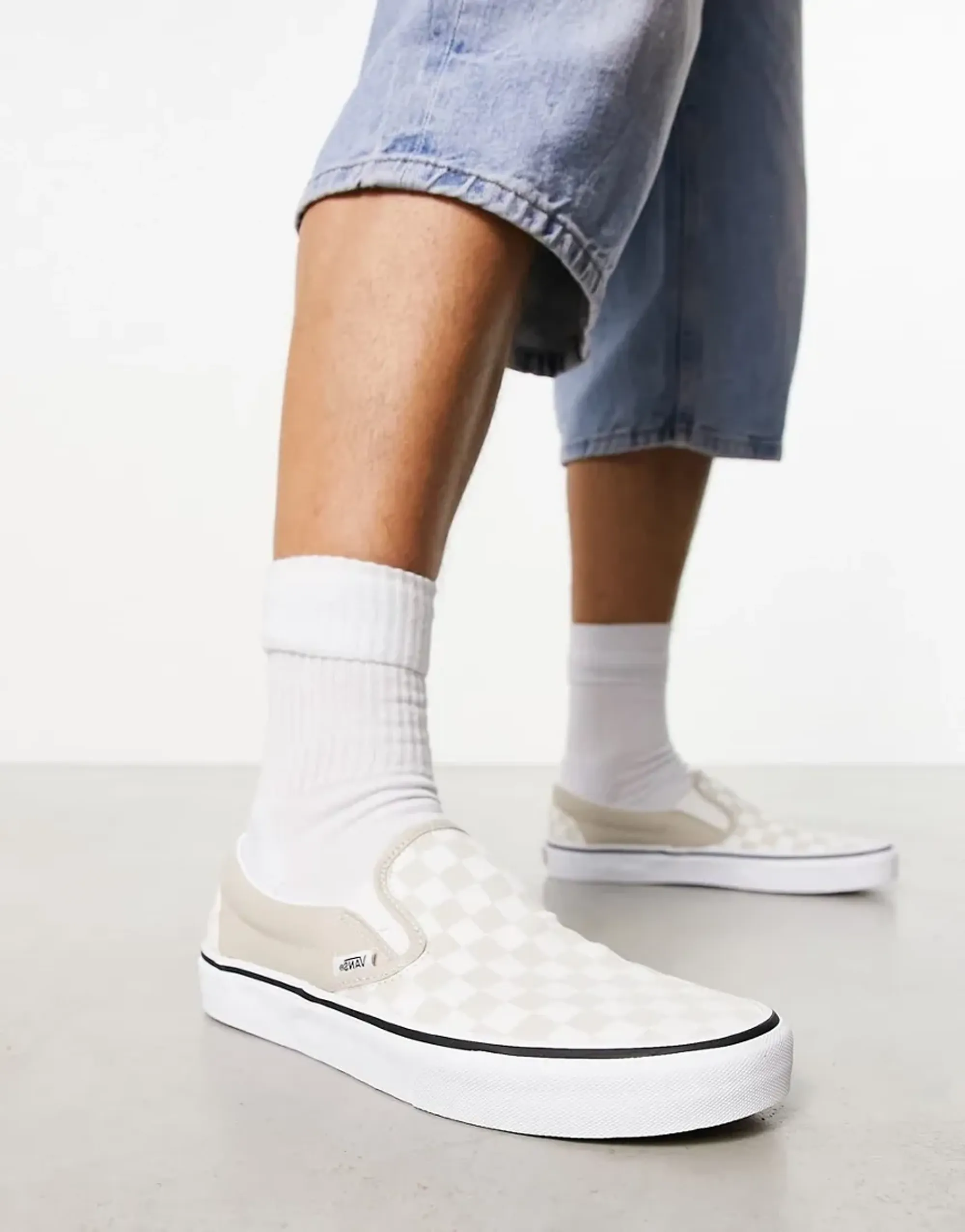 Vans Slip On Checkerboard Trainers In Beige-Neutral