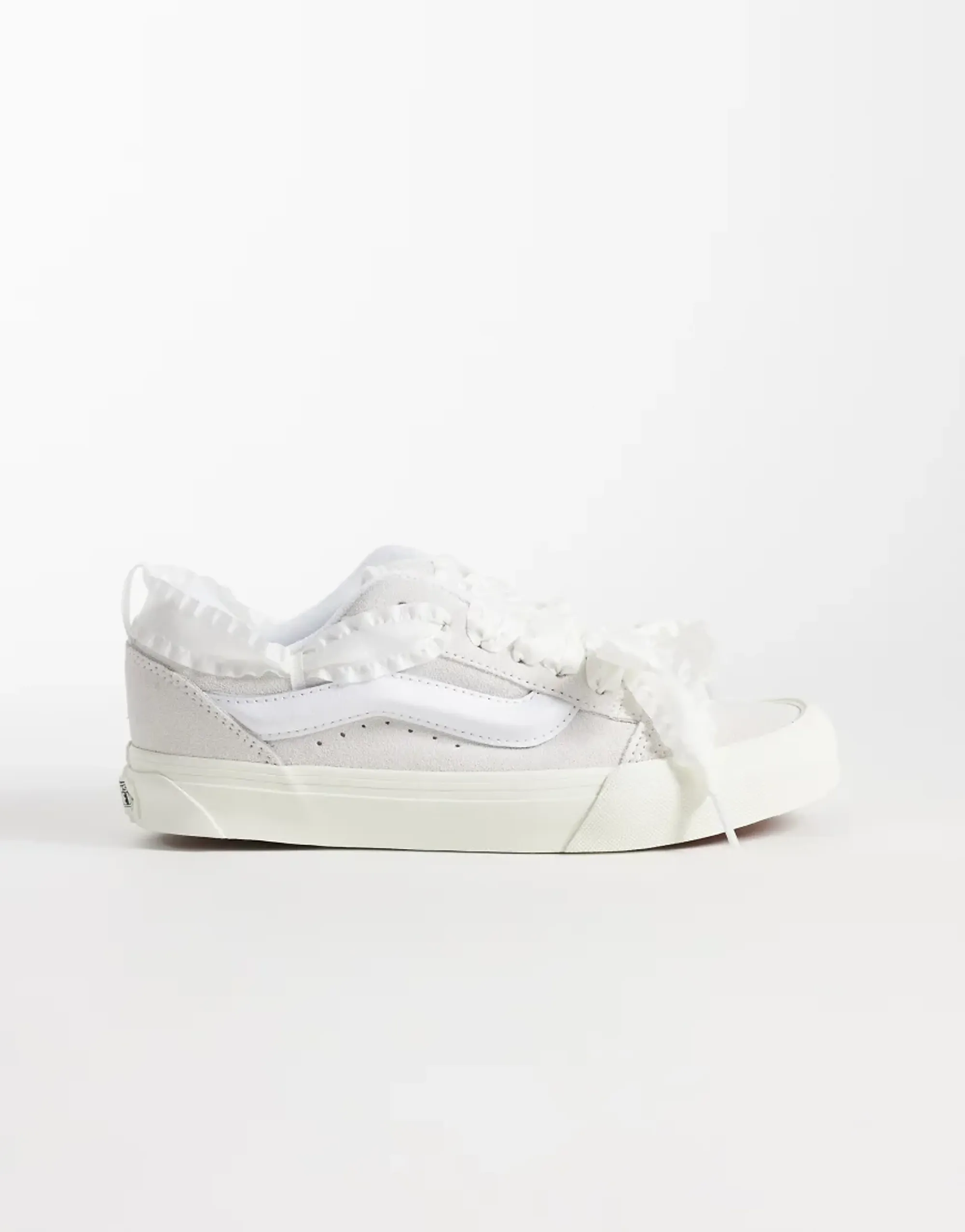 Vans Knu Skool Trainers In White With Lace Detailing