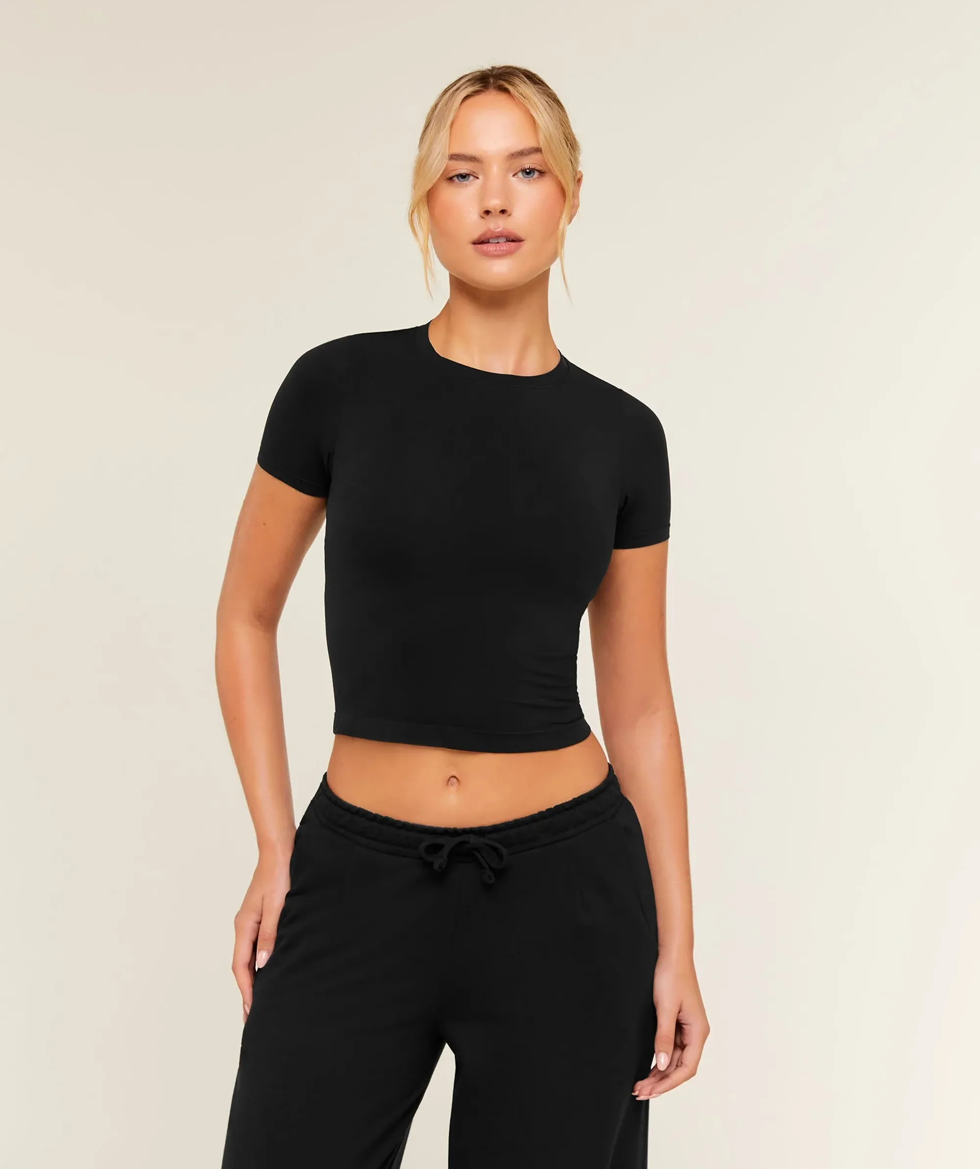Gymshark FeatherForm Short Sleeve T-Shirt - Black