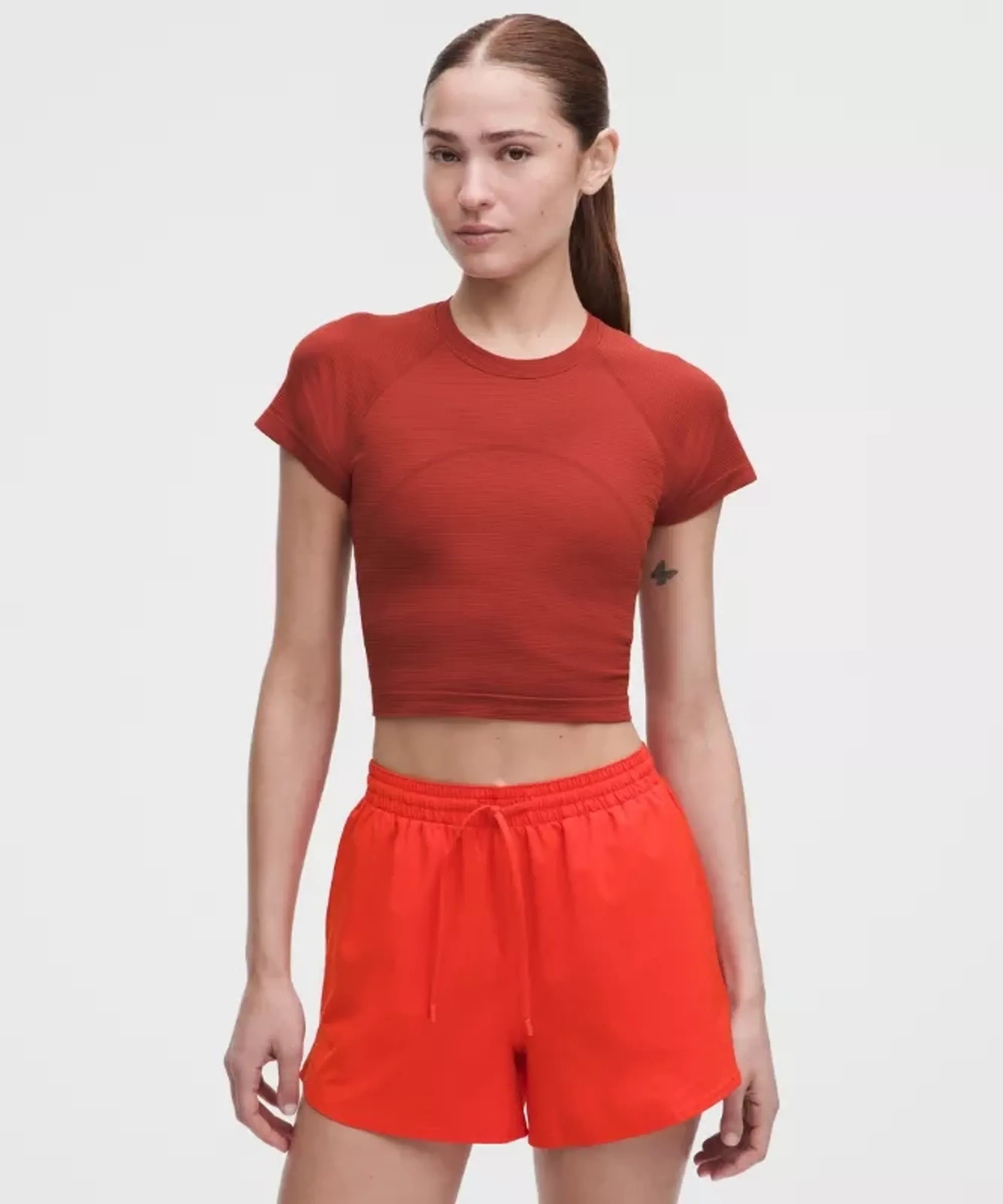 lululemon – Women's Swiftly Tech Cropped Short-Sleeve Shirt 2.0 – Color Red – Size 6