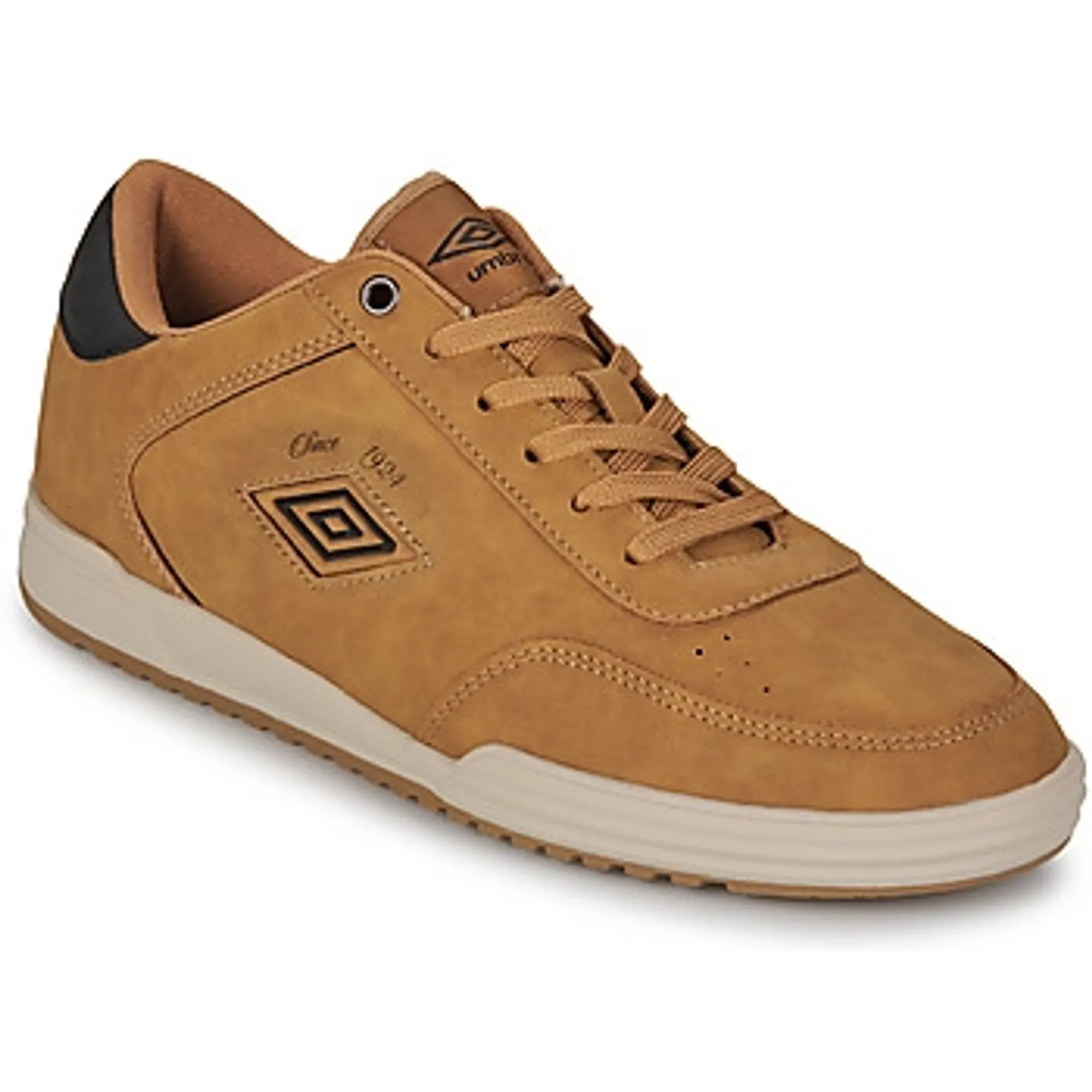 Umbro  UM IPAM  men's Shoes (Trainers) in Brown