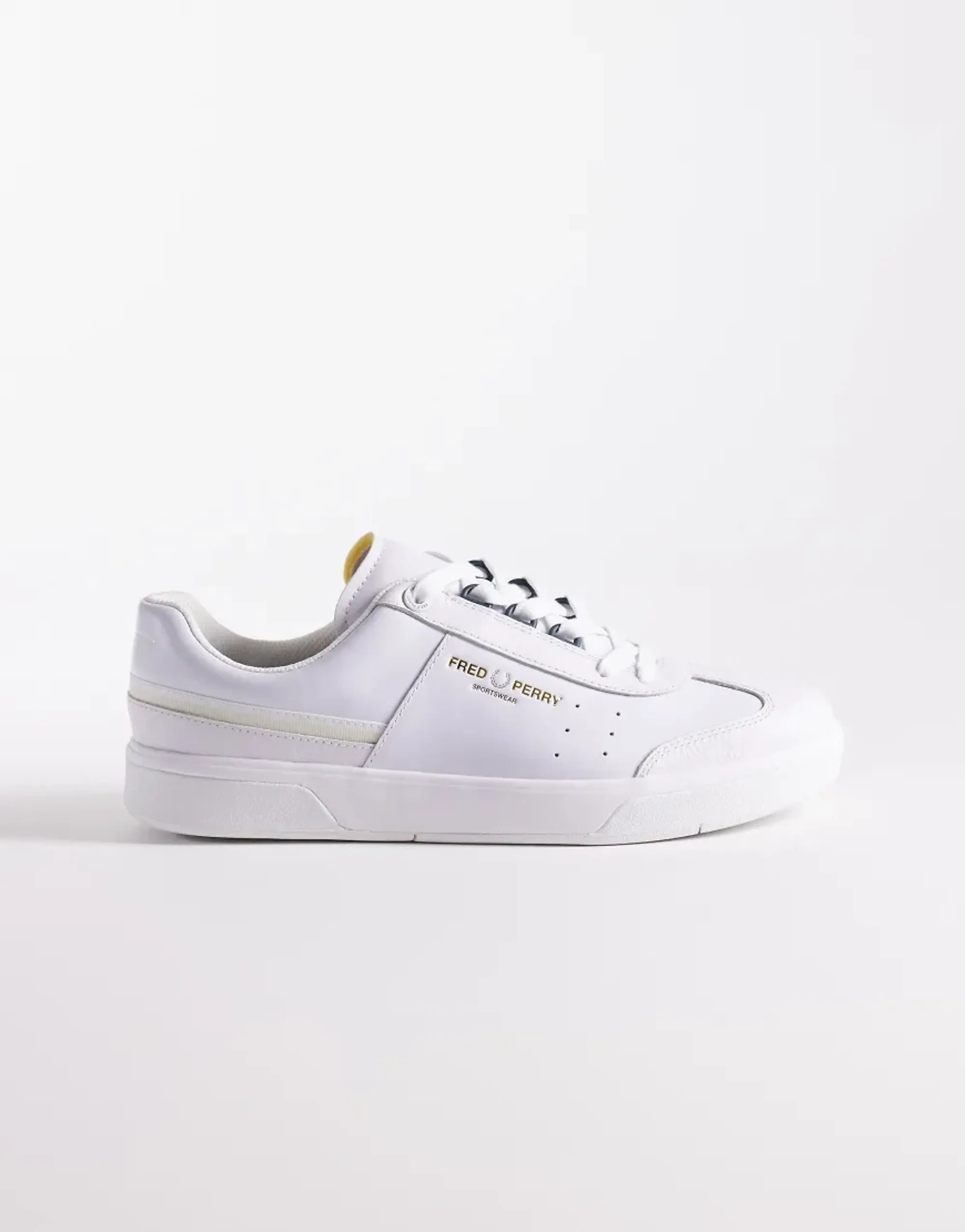 Fred Perry  B302 Leather  men's Shoes (Trainers) in White