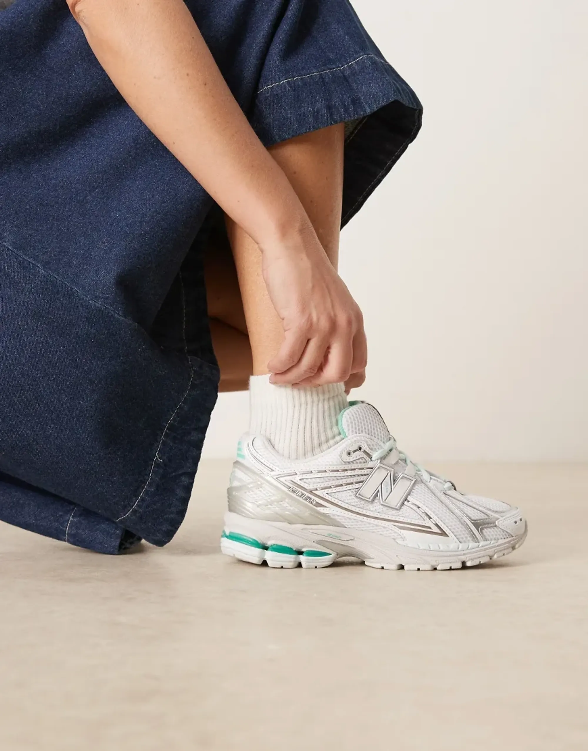 New Balance 1906 Trainers In White And Blue-Pink