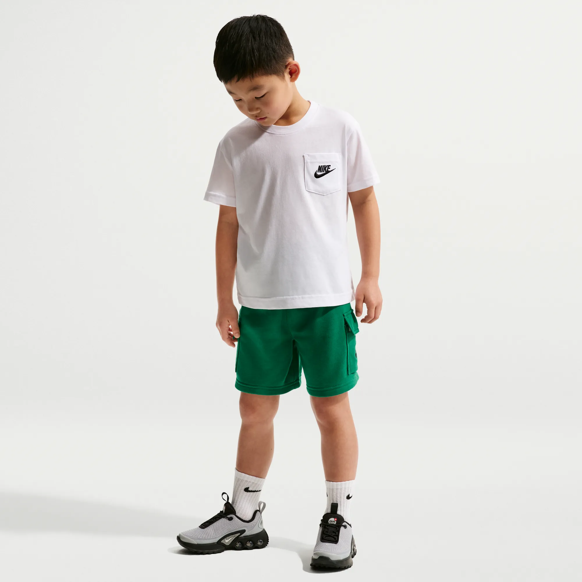 Nike Pocket T-Shirt and French Terry Shorts Set - Green