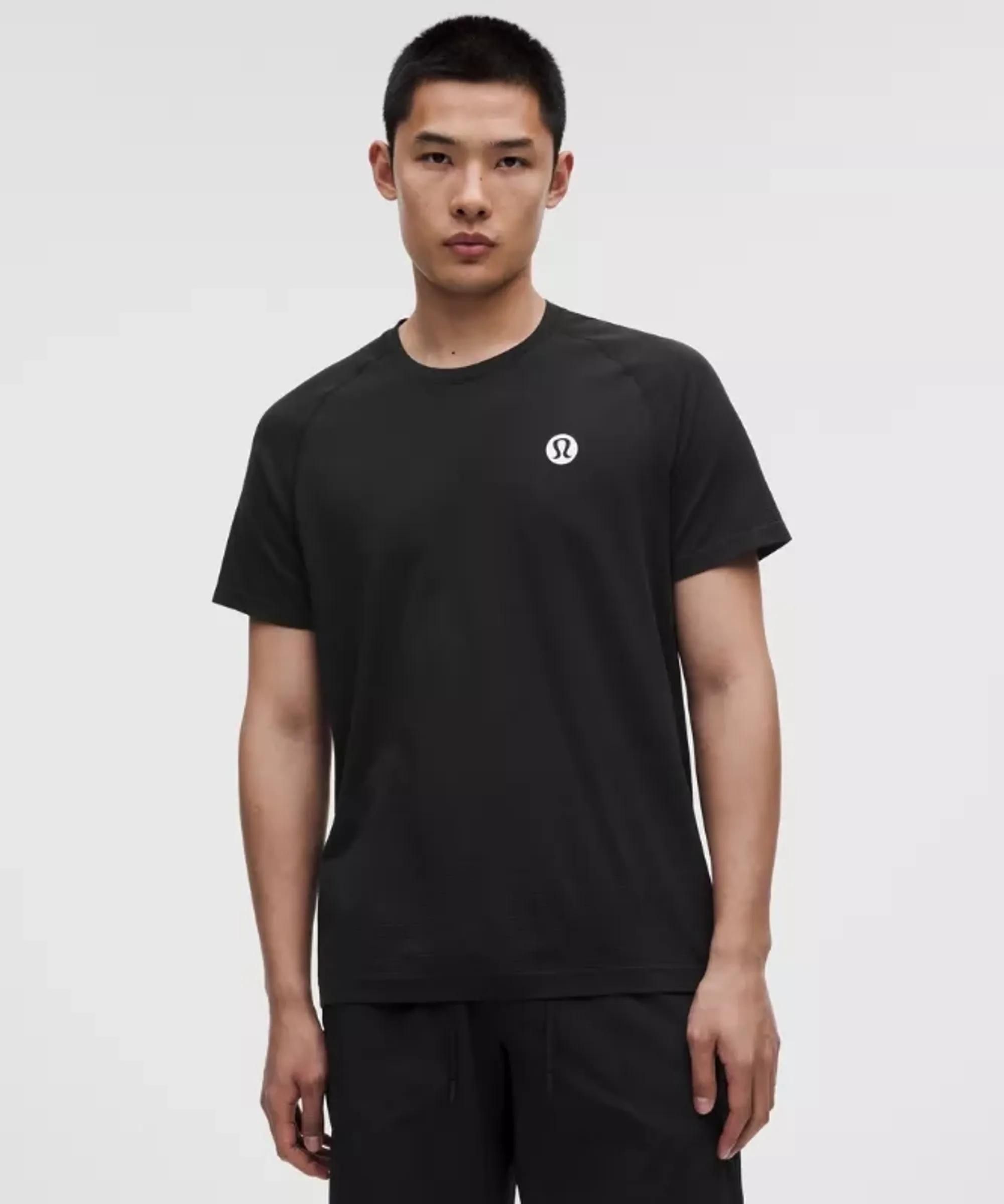 lululemon – Men's Metal Vent Tech Short-Sleeve Shirt Logo – Color Black – Size XL