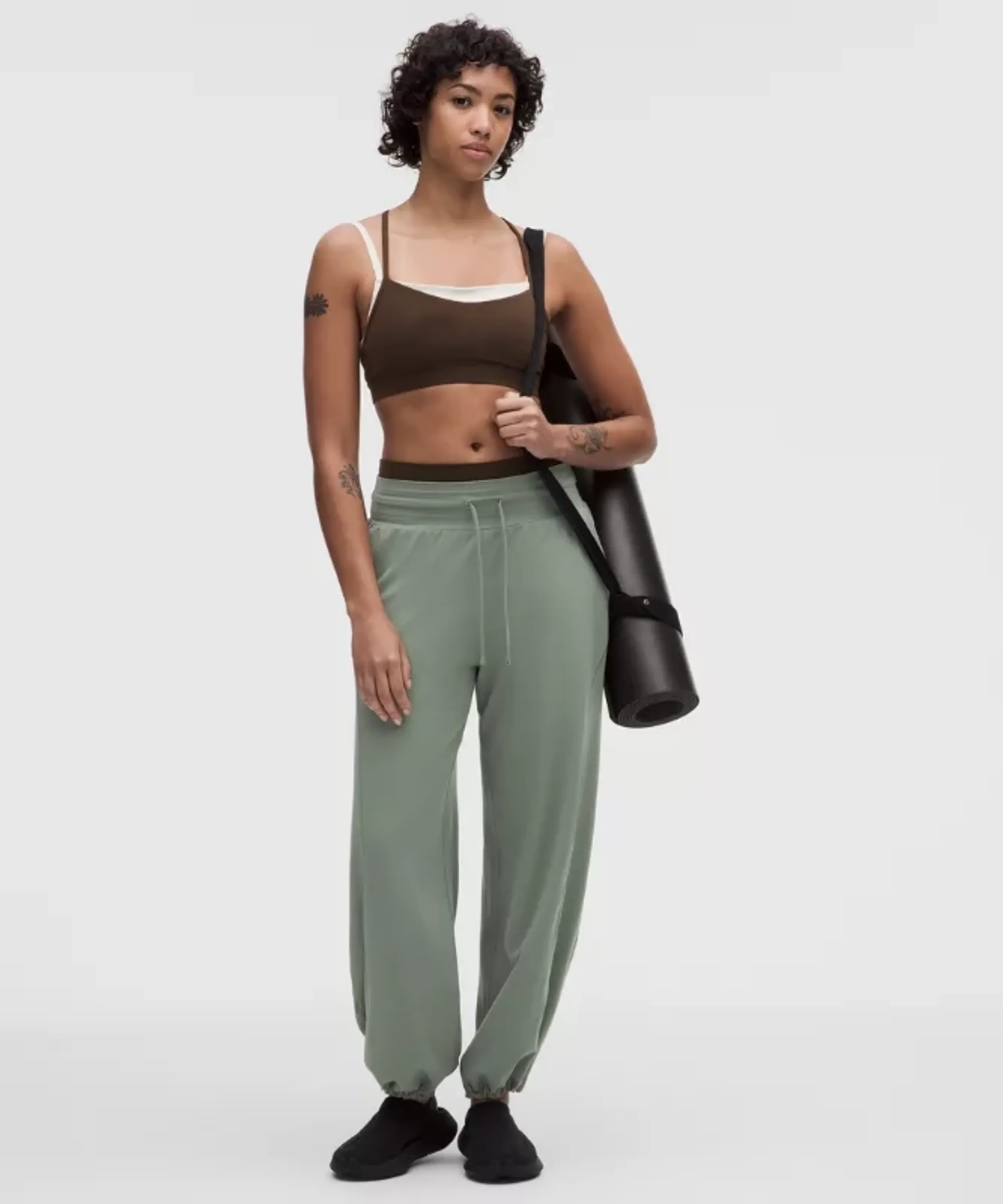 lululemon – Women's Groove Low-Rise Relaxed Cinch Pants Regular – Color Green/Pastel – Size 12