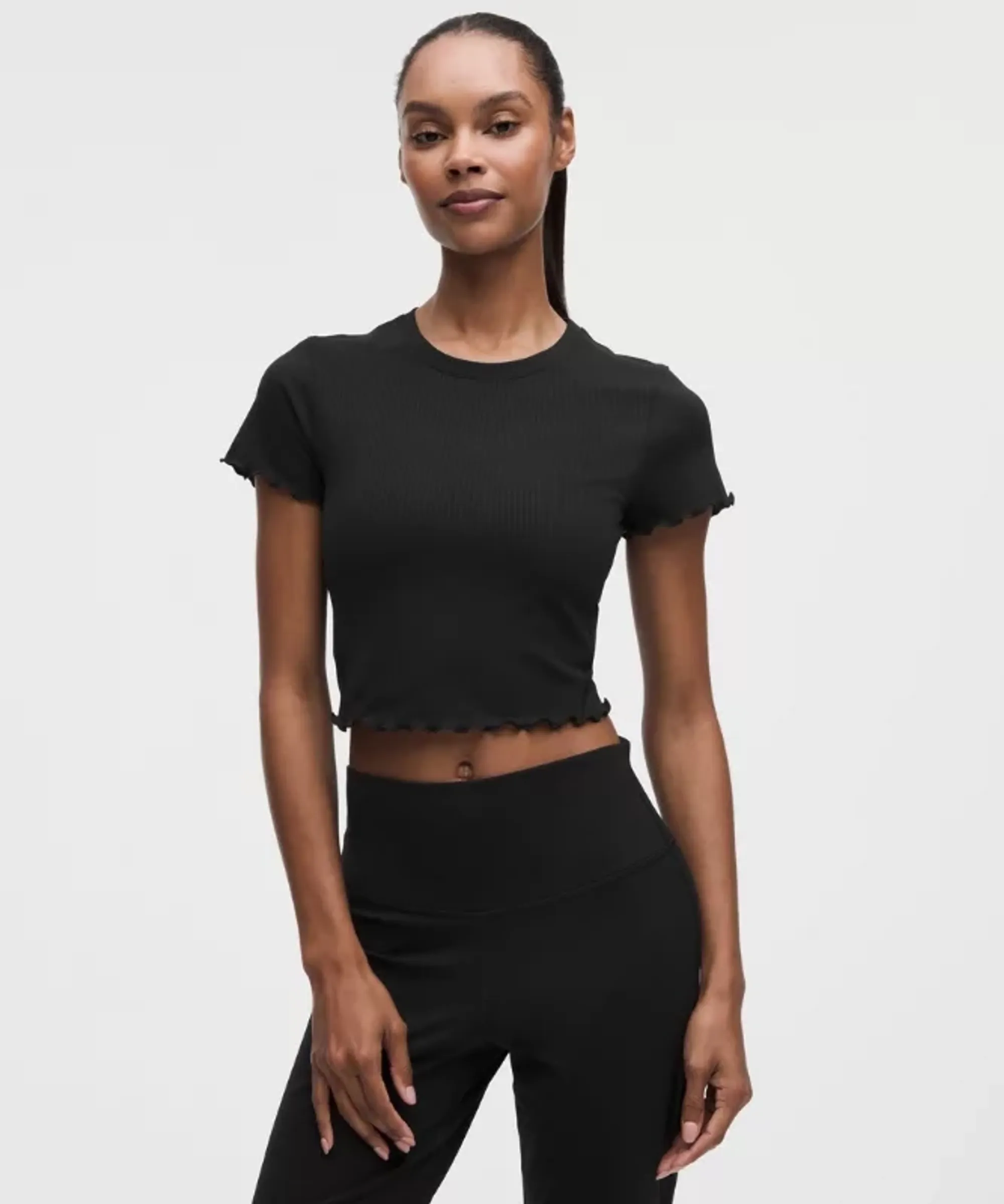 lululemon – Women's Align Lettuce-Hem Baby Tee – Color Black – Size 8