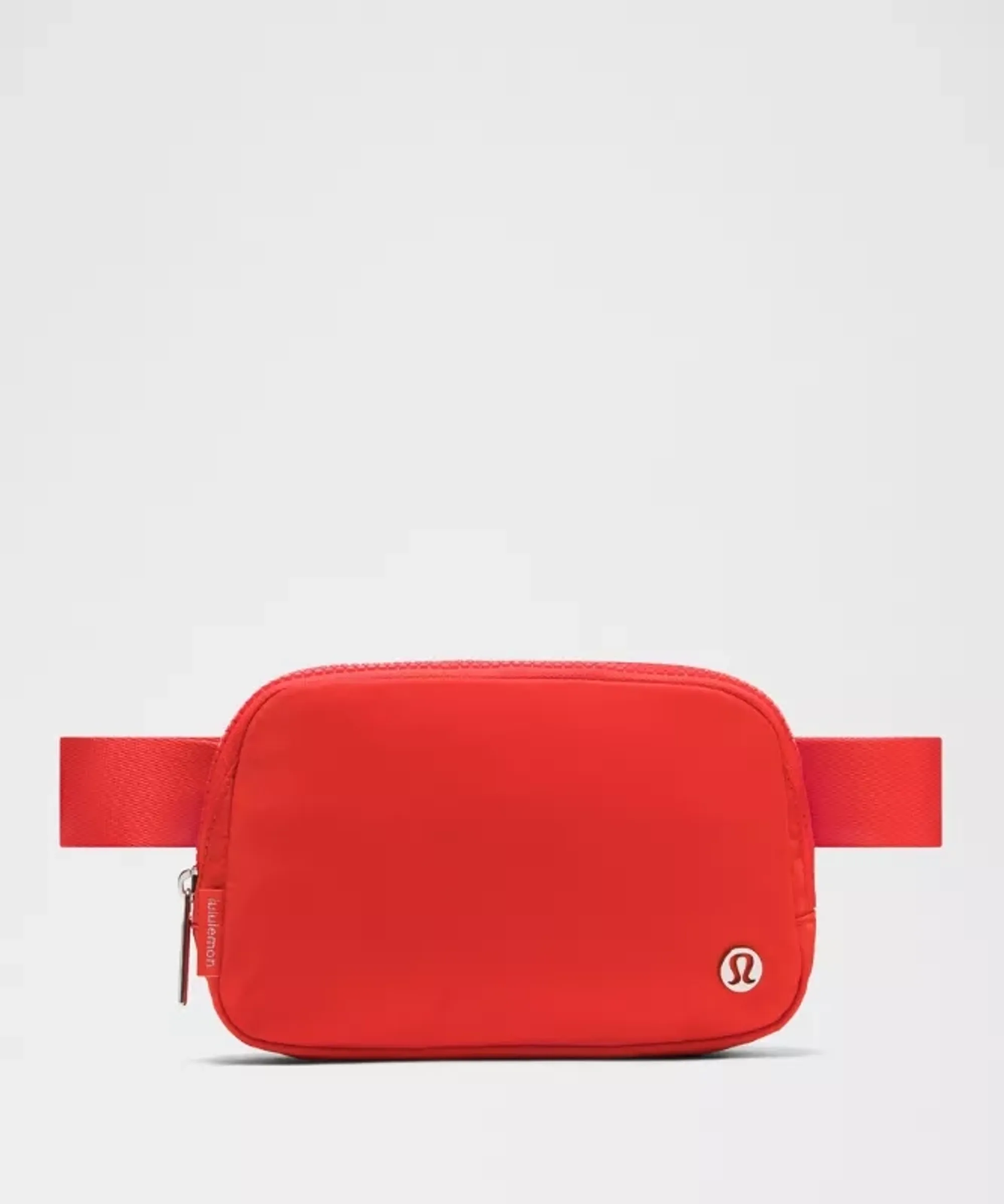 lululemon – Everywhere Belt Bag 1L – Color Silver/Red