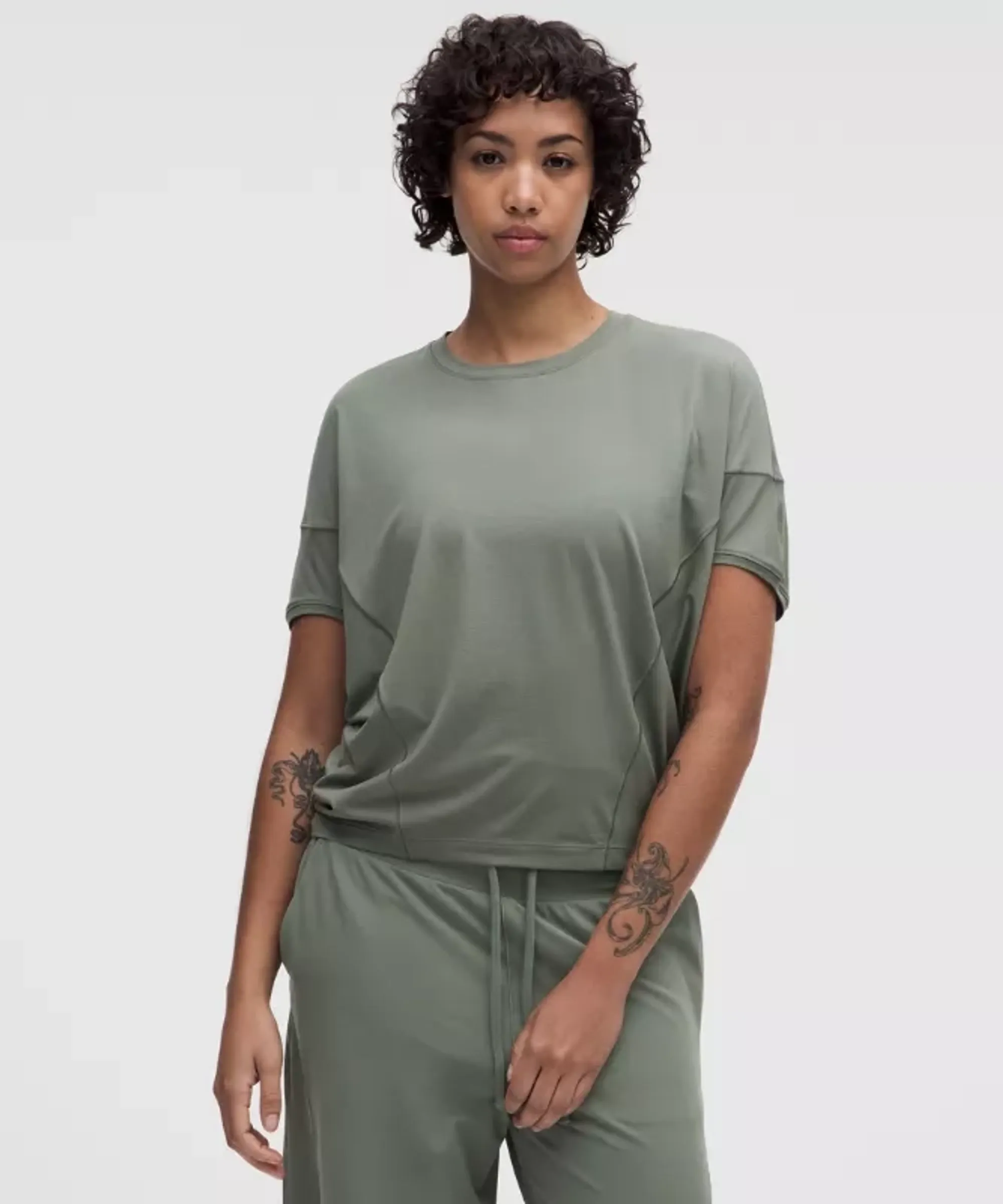 lululemon – Women's -Modal Dolman T-Shirt – Color Green/Pastel – Size Large