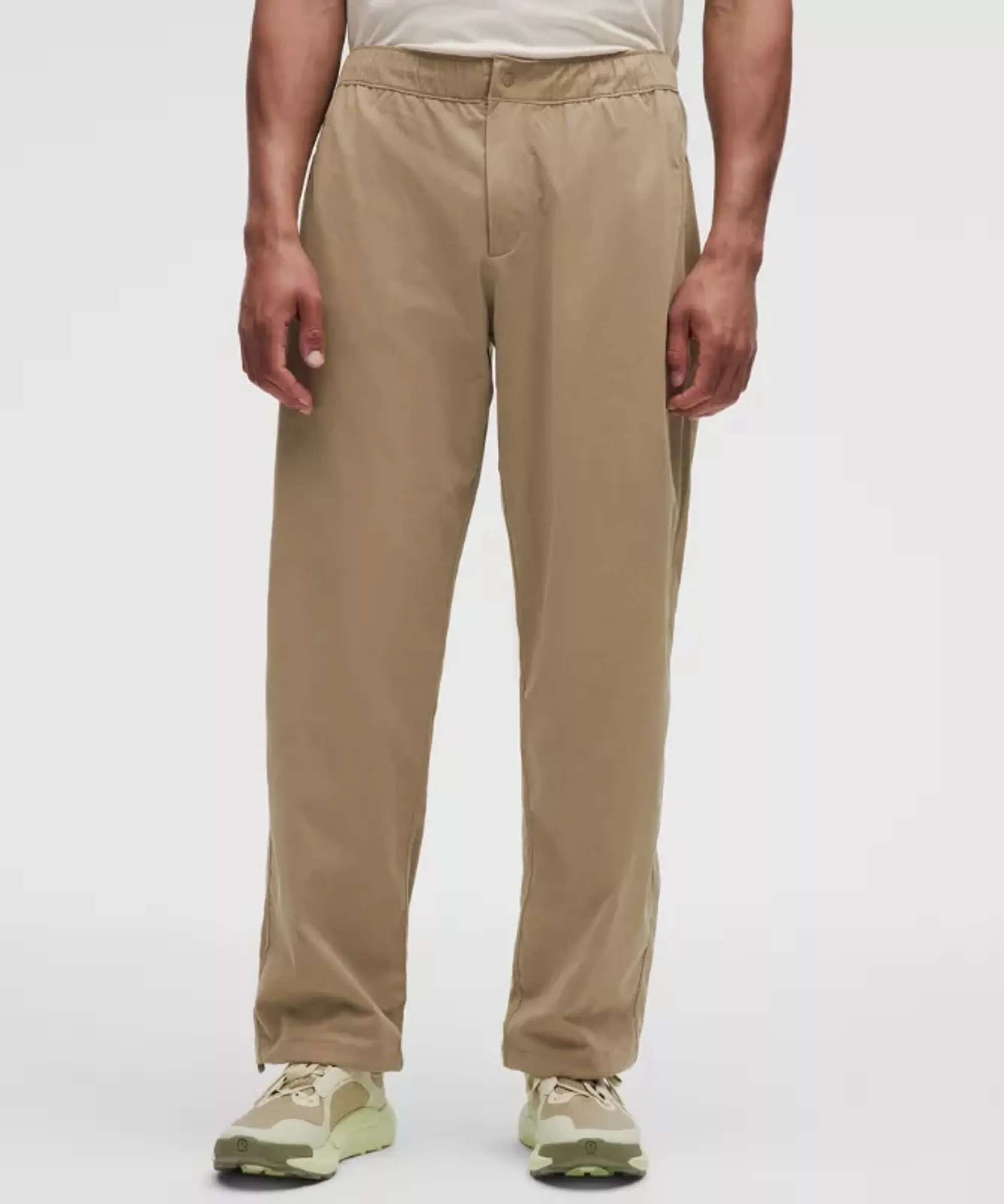 lululemon – Men's Unshaken Relaxed Pull-On Trousers Regular – Color Khaki – Size XS