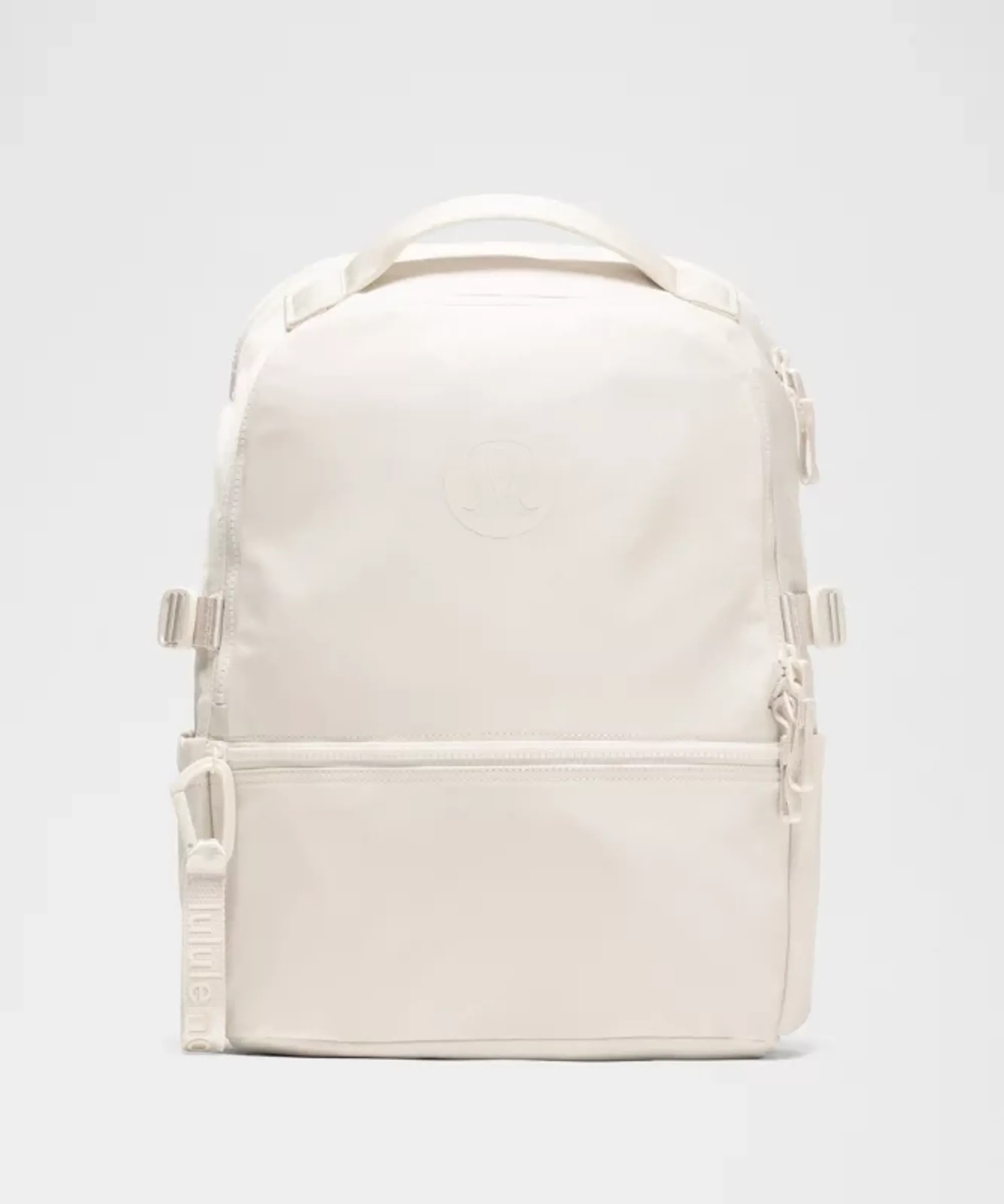lululemon – New Crew Backpack 22L – Color Khaki/White