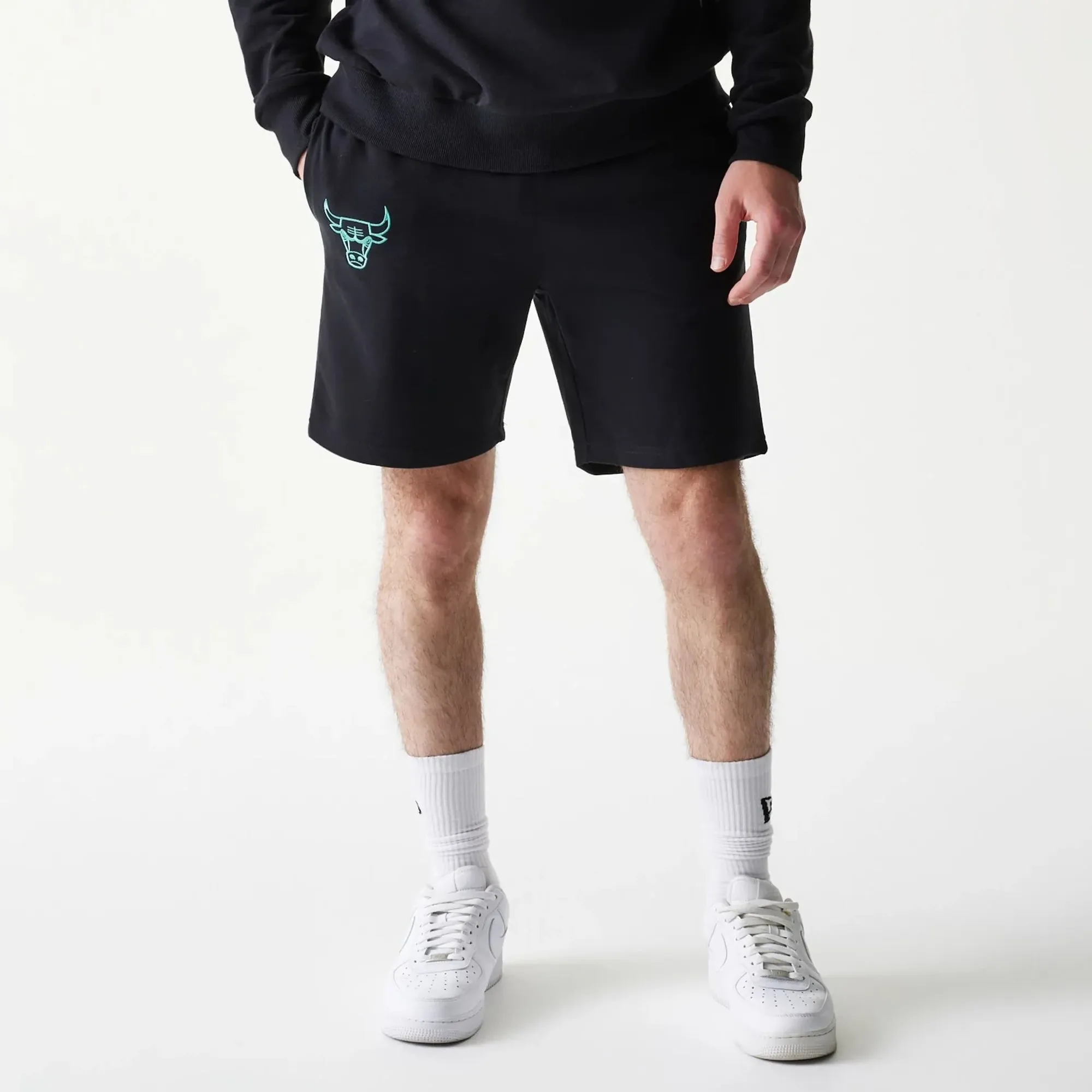 Chicago Bulls NBA League Essential Black Shorts New Era Cap adult unisex