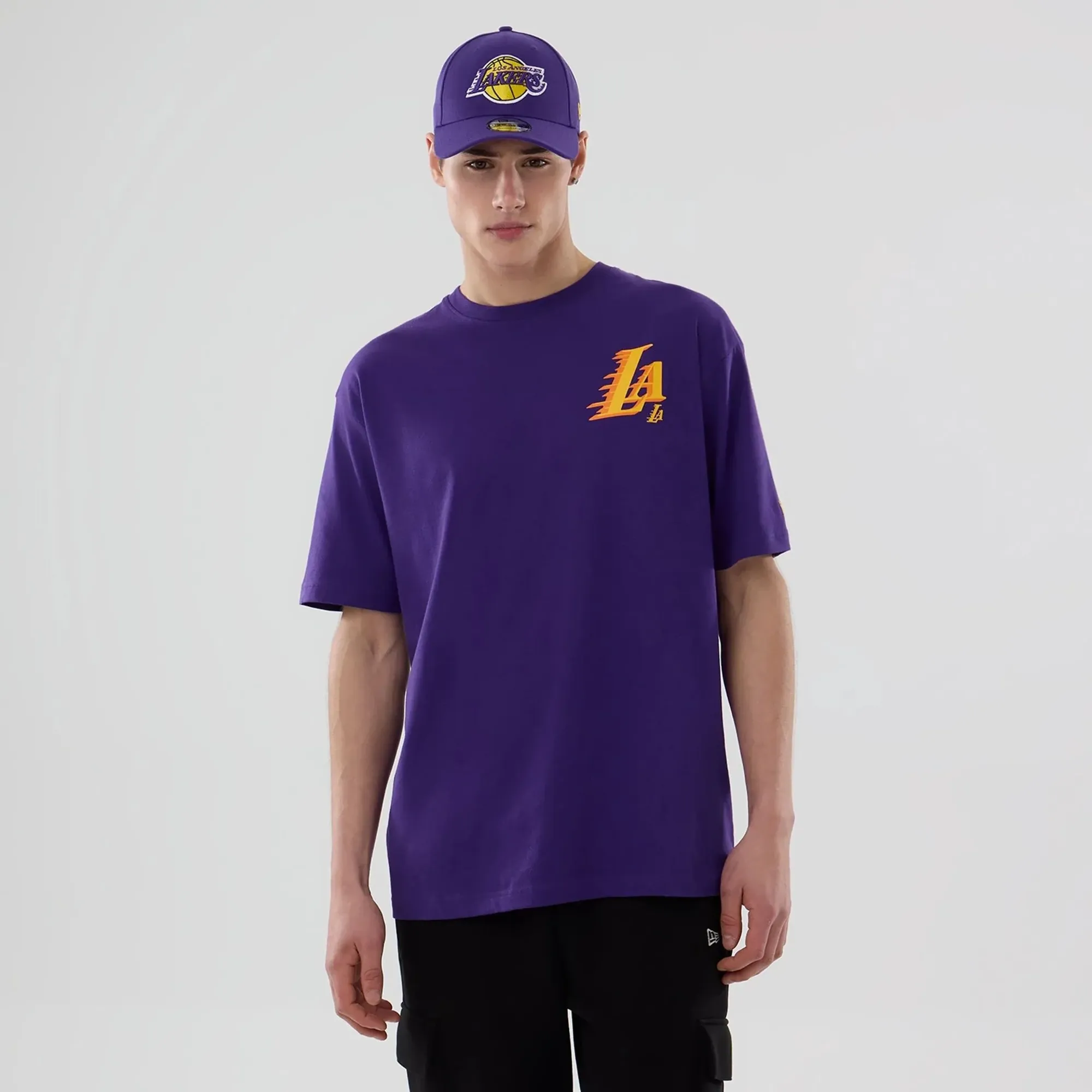 LA Lakers NBA Graphic Purple T-Shirt New Era Cap adult unisex