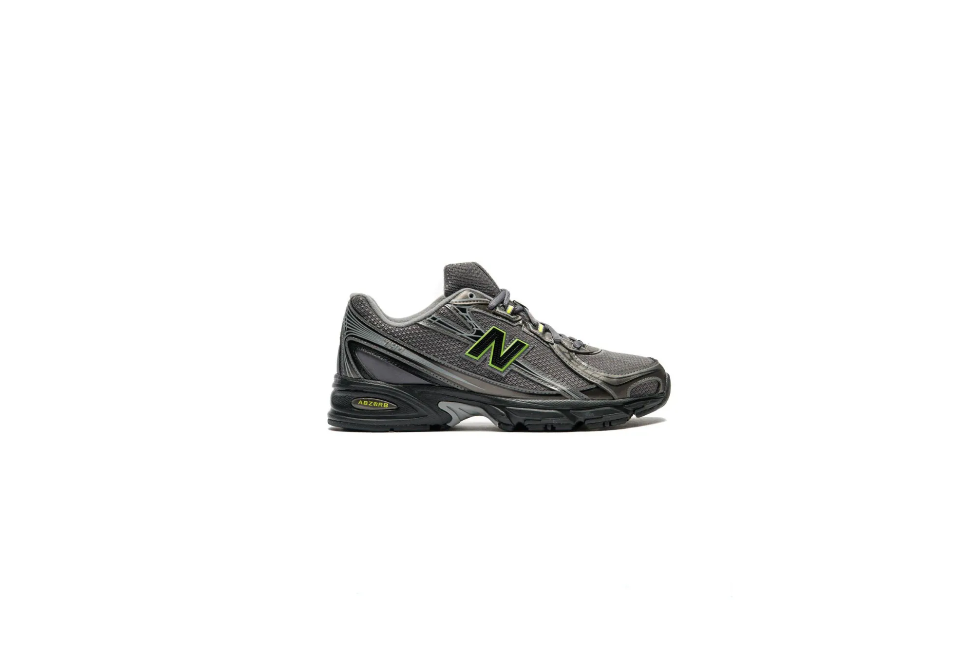 New Balance 740