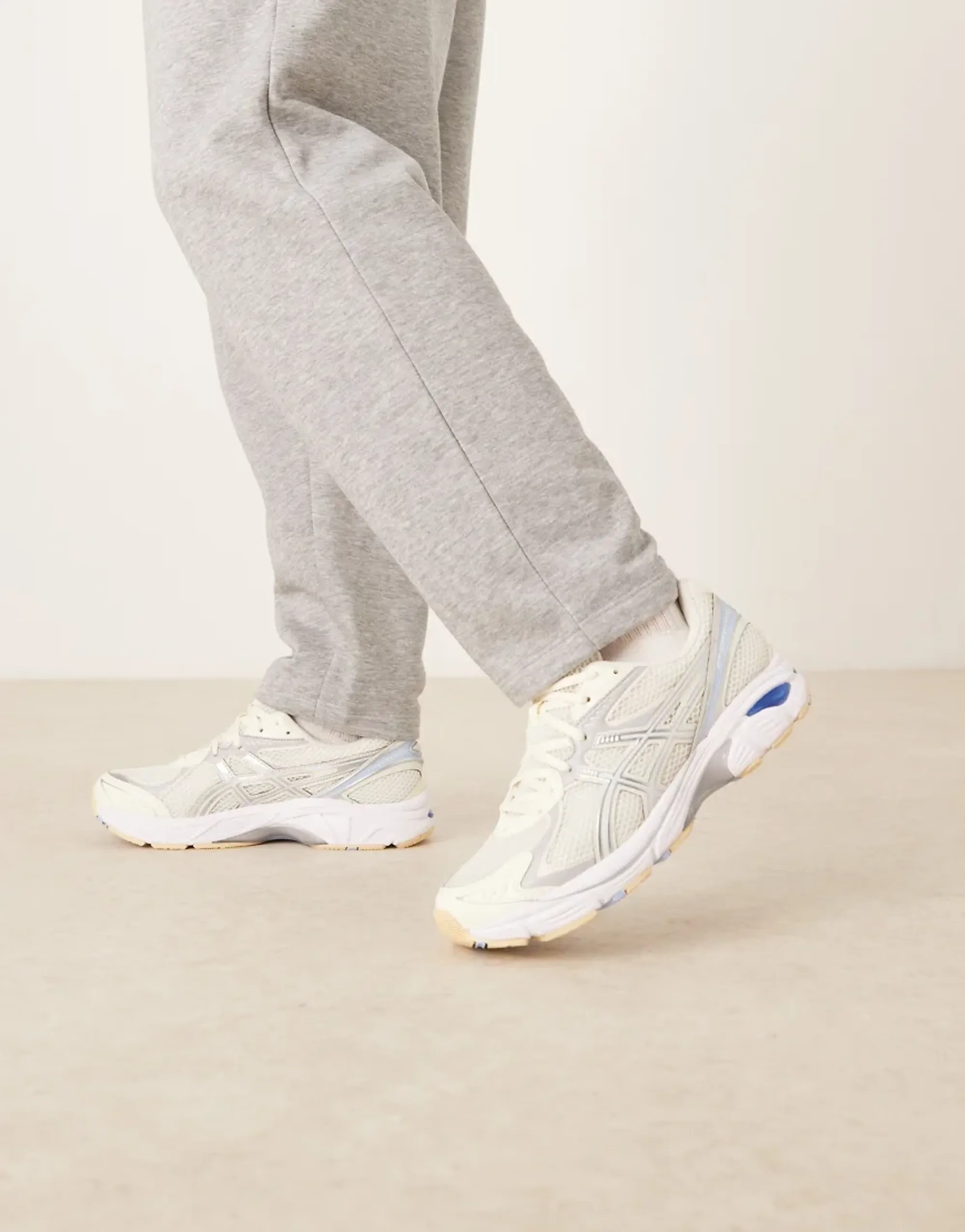 Asics Gt-2160 Trainers In Ivory And Silver-White
