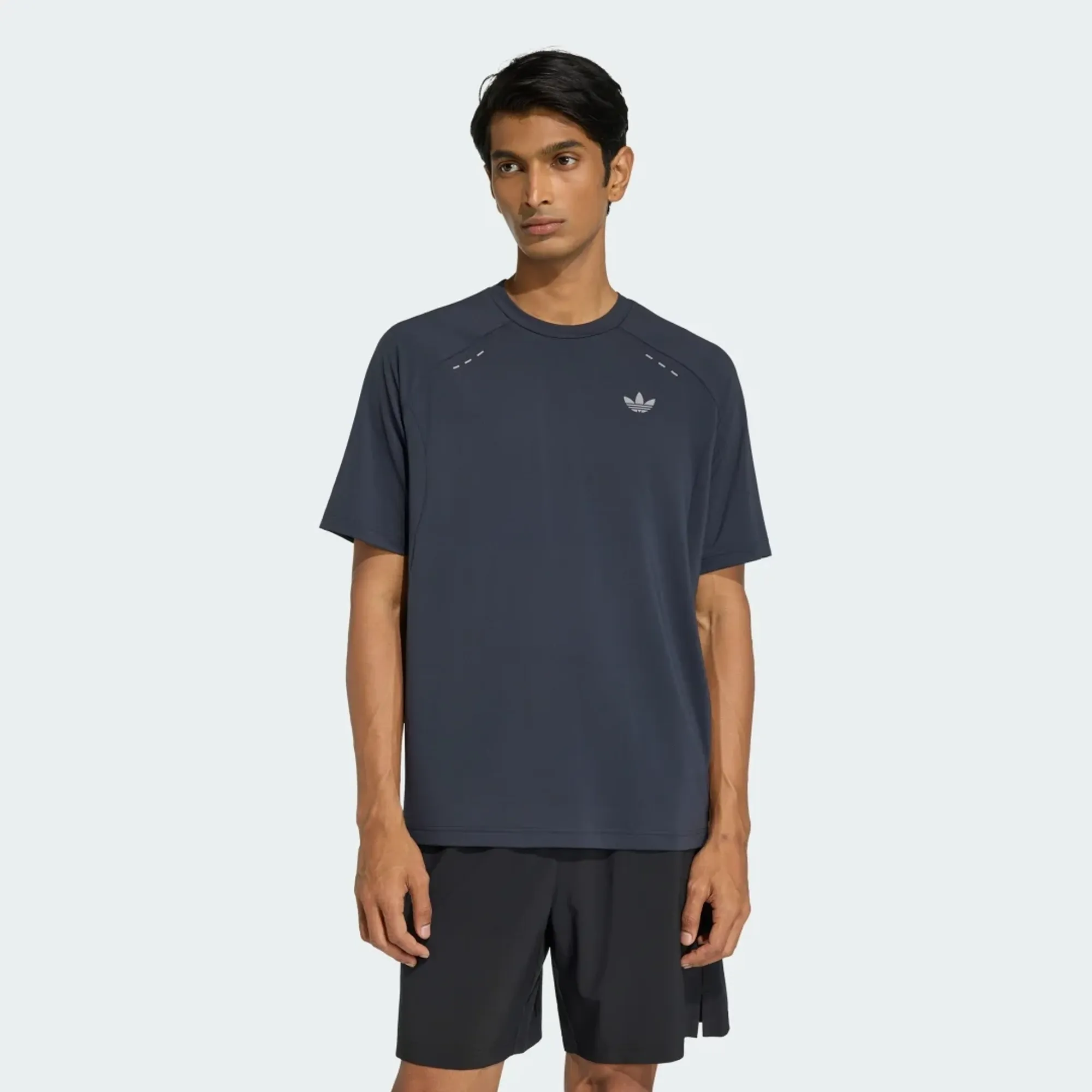 adidas TECH TREFOIL ESSENTIALS POLYESTER T-Shirt