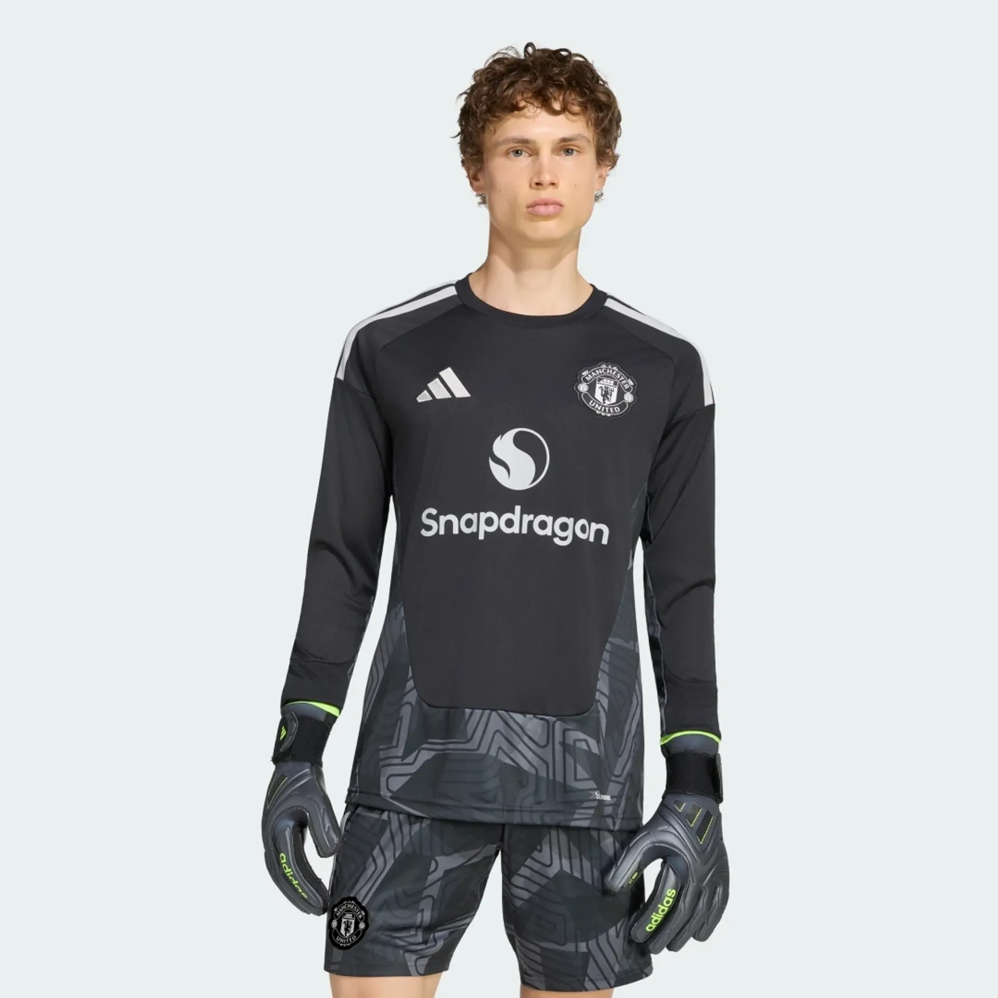 adidas Manchester United 26/27 Goalkeeper Jersey Long Sleeve