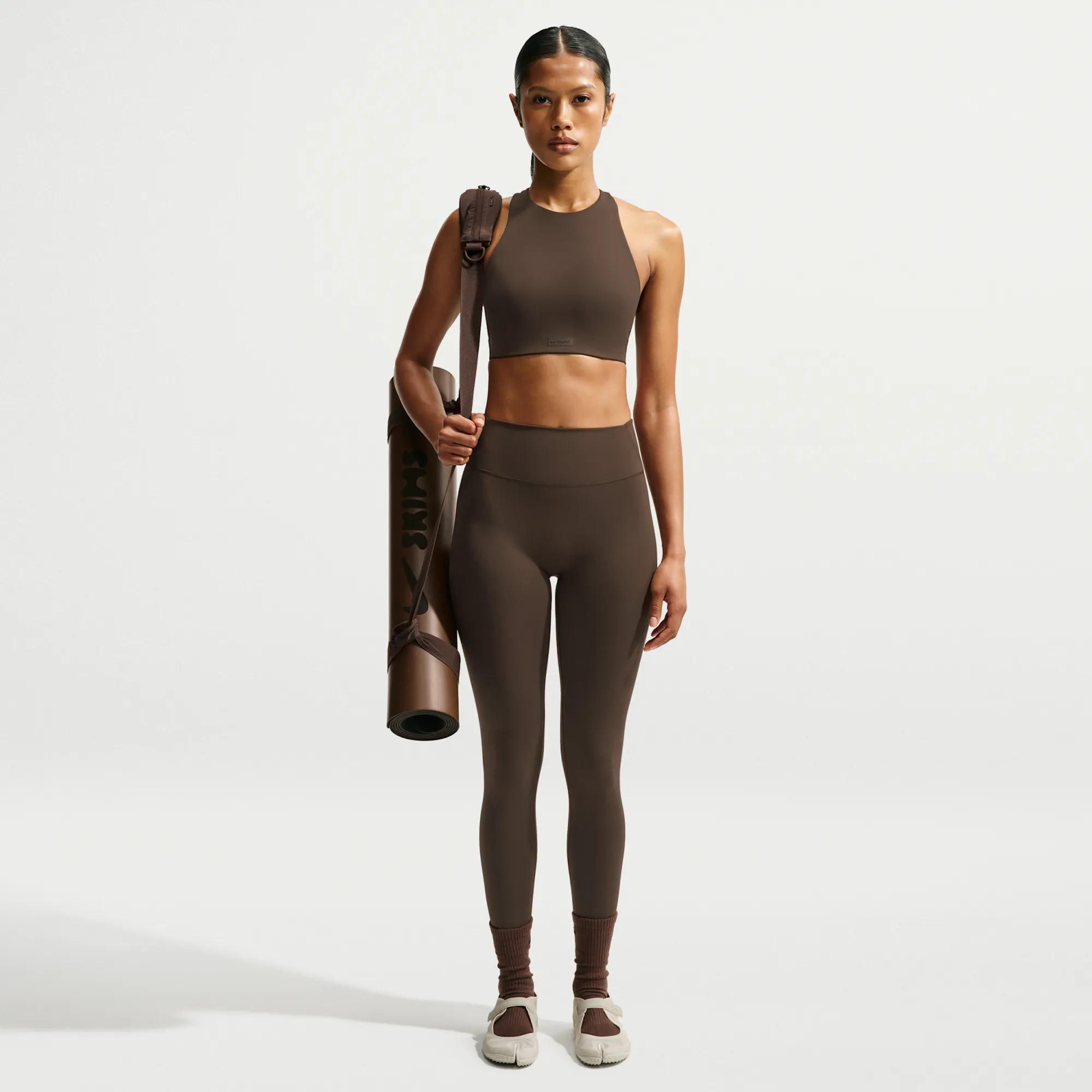 NikeSKIMS Matte Women's High-Waisted 66cm Leggings - Brown