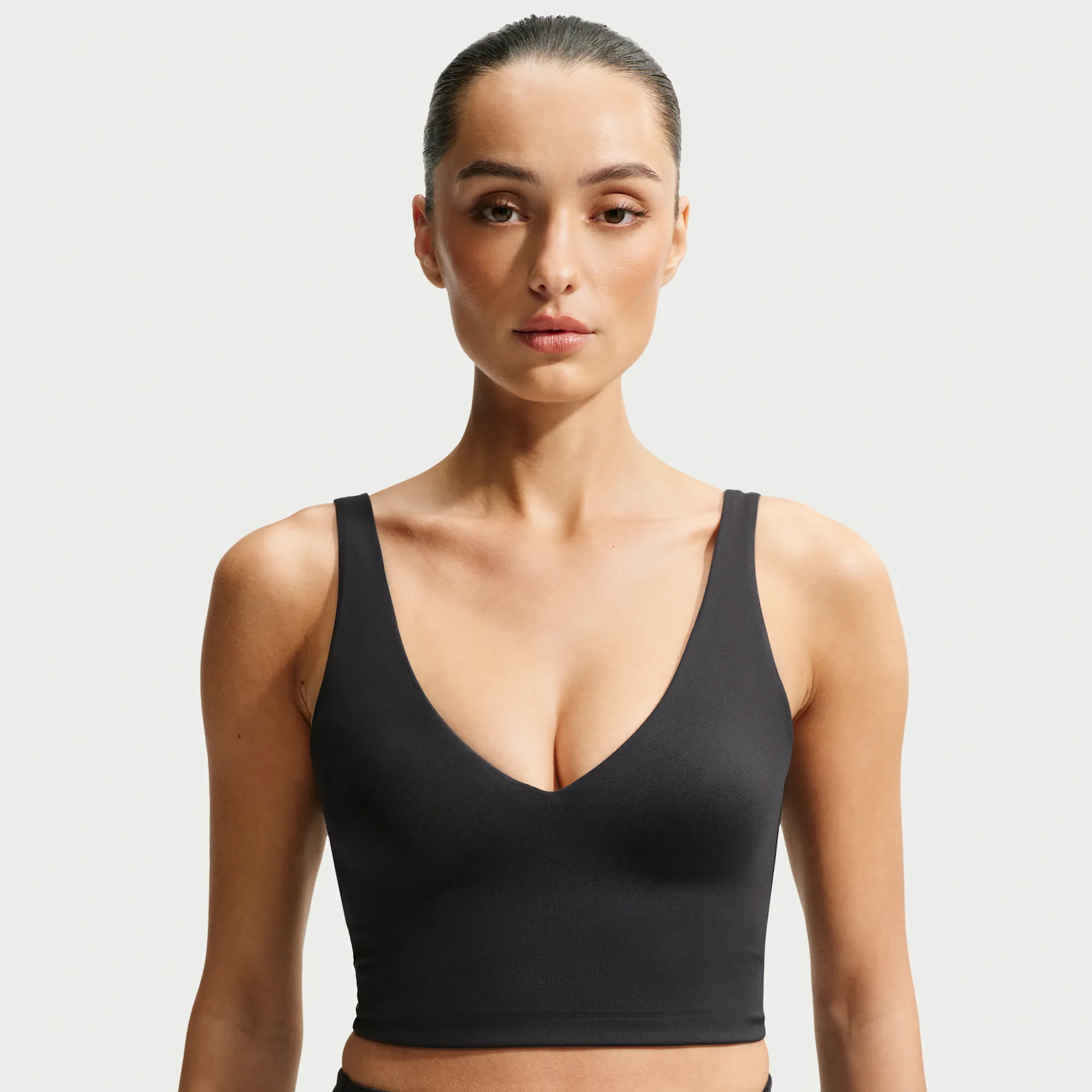 NikeSKIMS Matte Women's V-Neck Long-Line Bra - Black