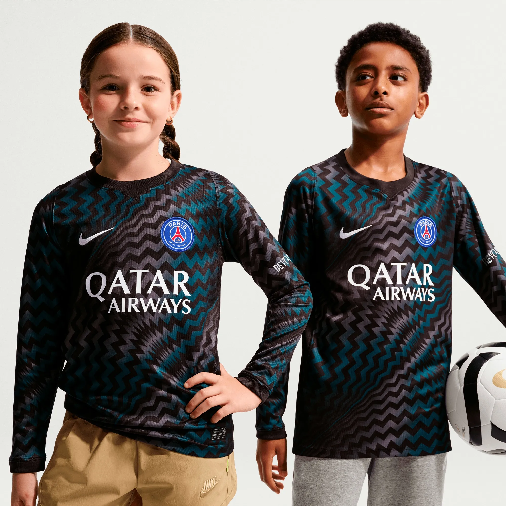 PSG Nike Goalkeeper Stadium  Long Sleeve Shirt 2026-27 - Kids