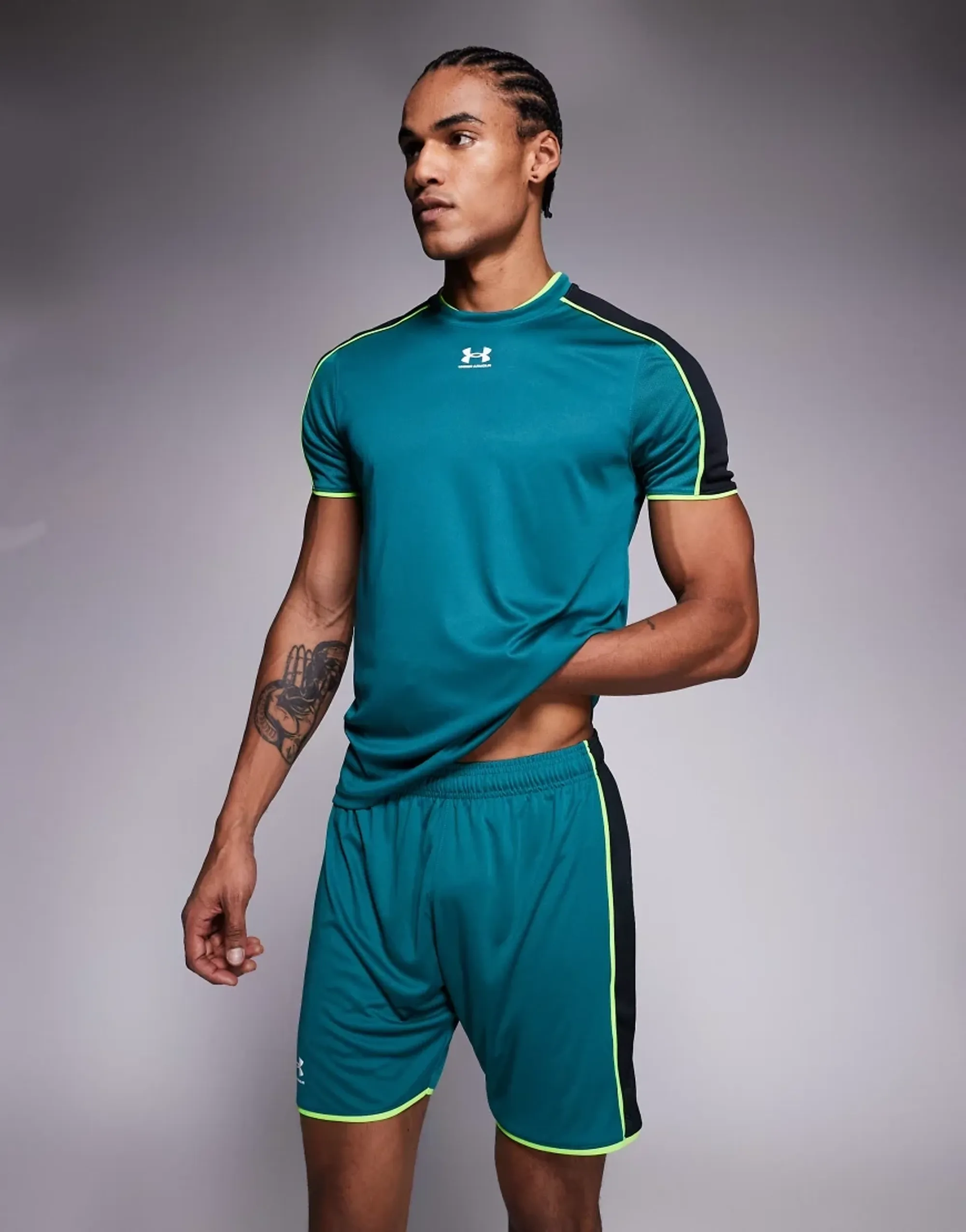 Under Armour  Challenger Train Men's Shorts Rack Green / White L