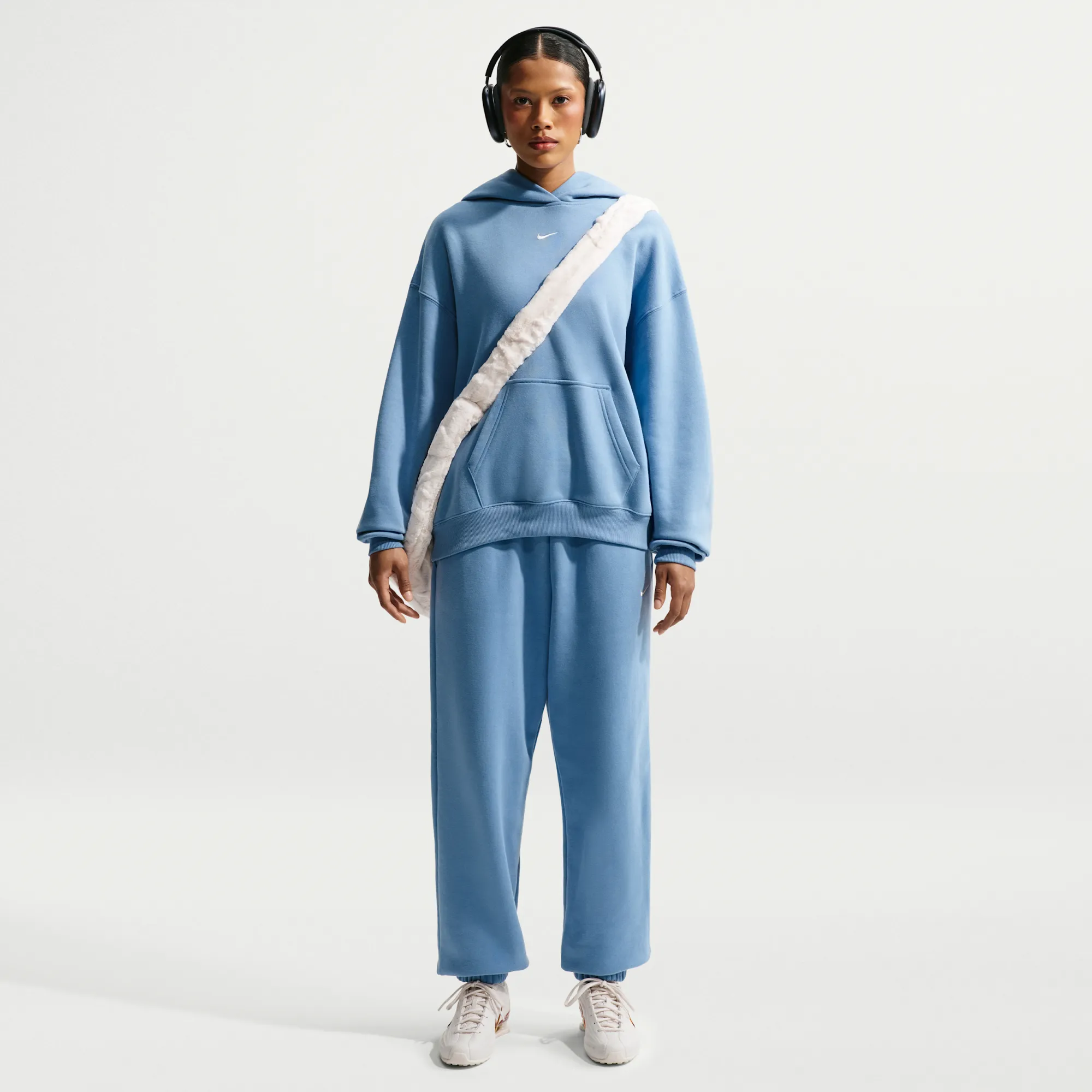 Nike Studio Medium Weight High-Rise Oversized Cuffed Trousers - Blue - Fleece