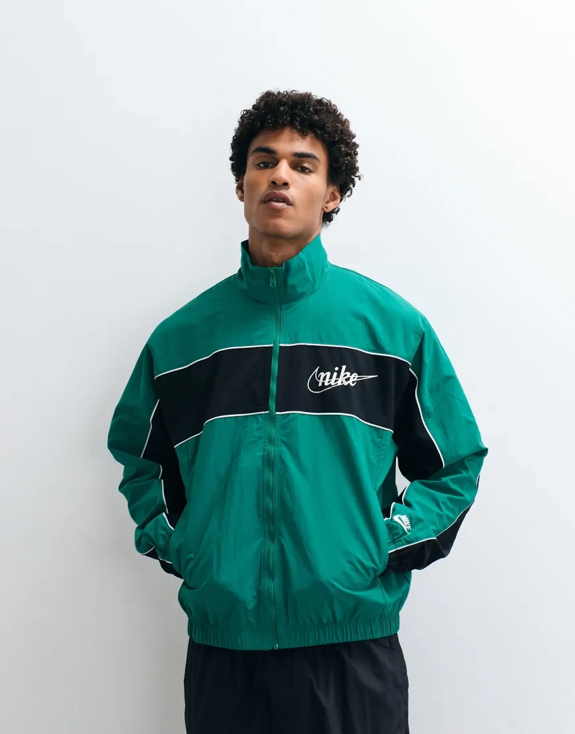 Nike Club Lightweight Full Zip Jacket In Green And Black