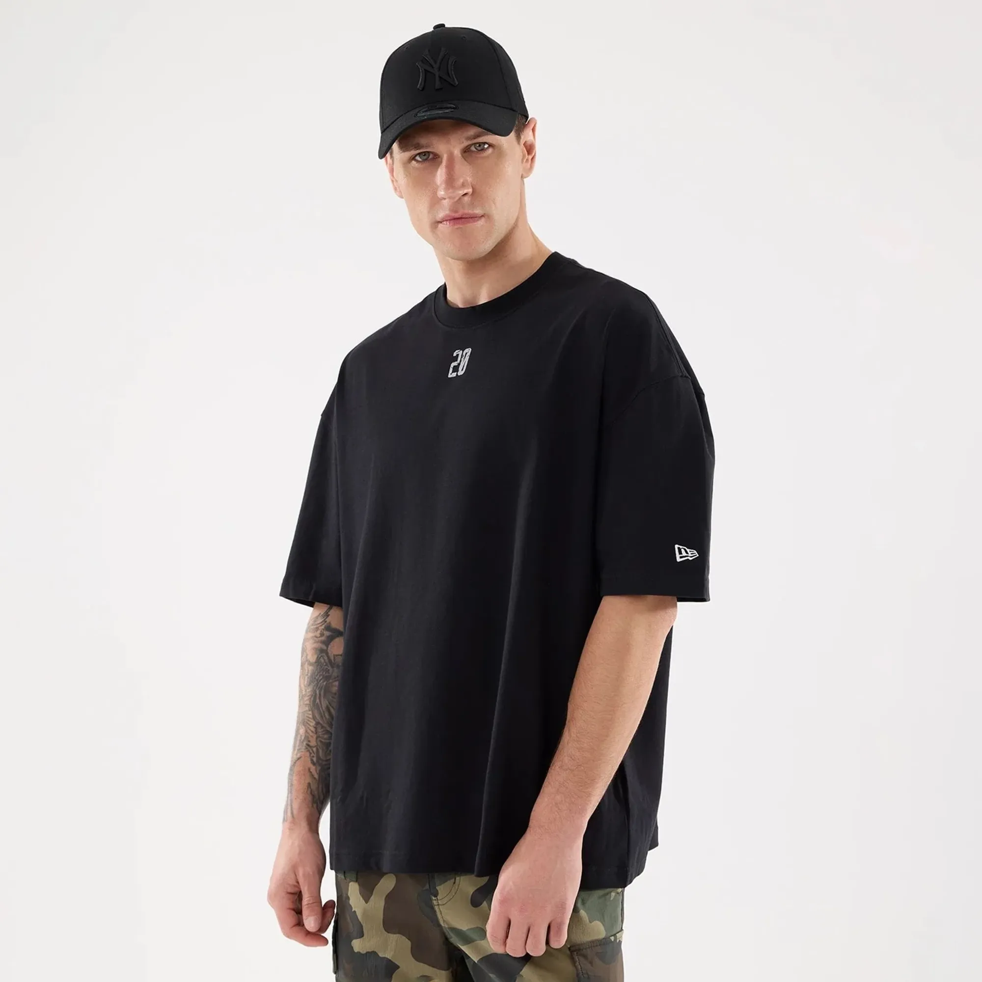 New Era Graphic Street Archived City Black Oversized T-Shirt adult unisex