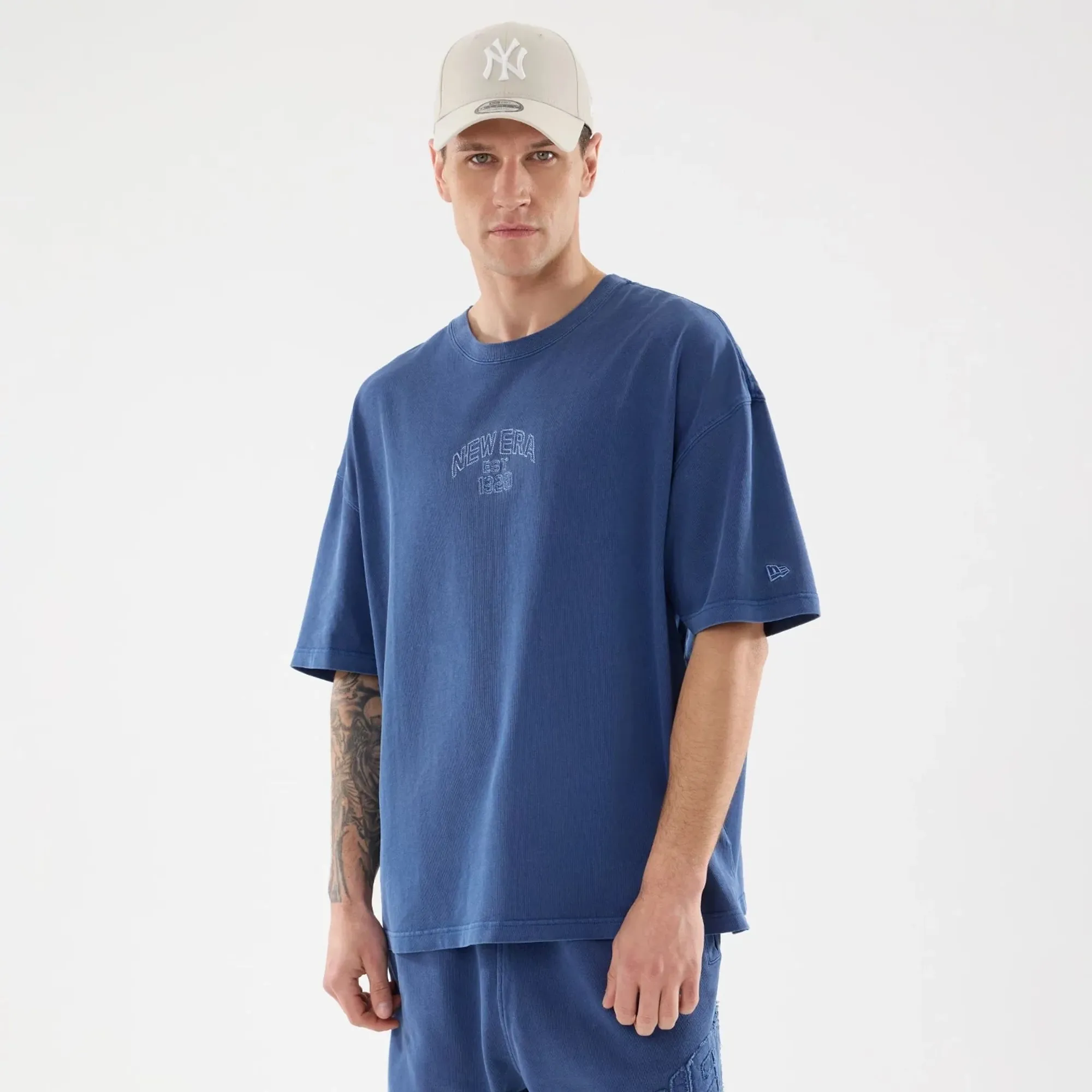 New Era Graphic Street Archived Blue Oversized T-Shirt adult unisex