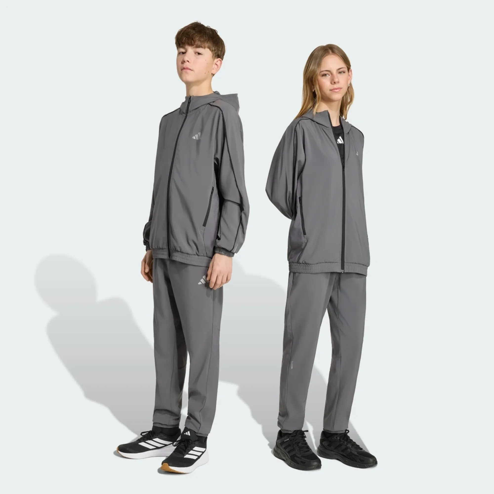 adidas TECH APPAREL TRACKPANT