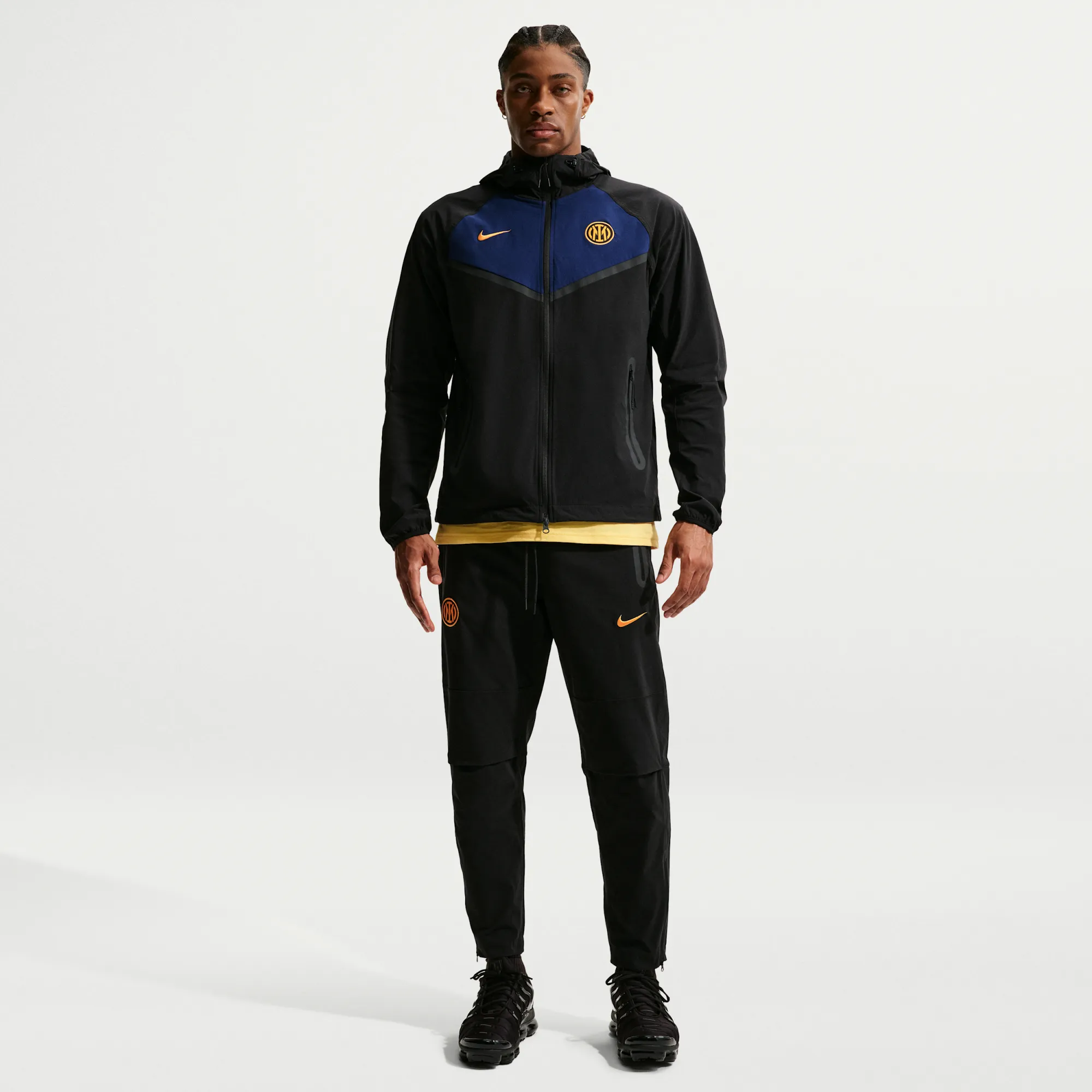 Inter Milan Tech Men's Nike Football Woven Pants - Black