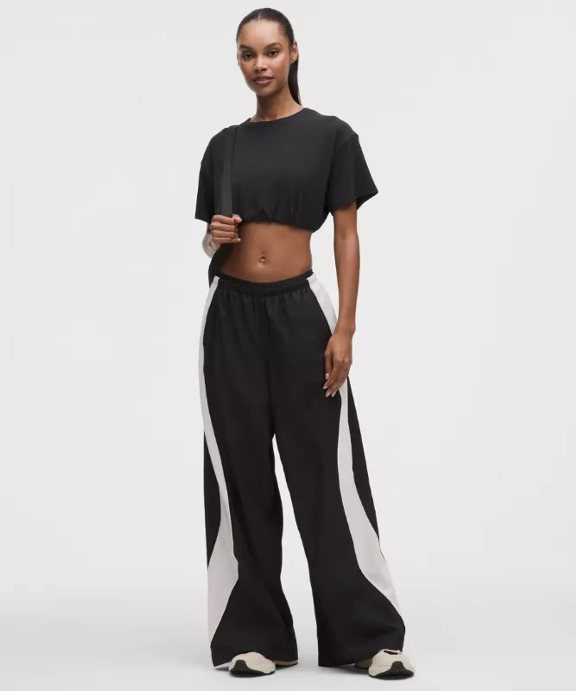 lululemon – Women's License to Train Textured Nylon Mid-Rise Pants – Color Black – Size XL