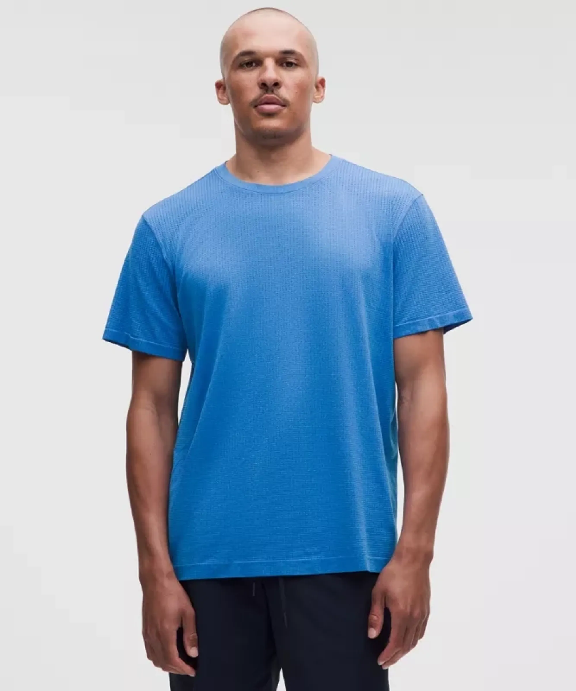 lululemon – Men's Metal Vent Tech Relaxed-Fit Short-Sleeve Shirt – Color Blue – Size XL