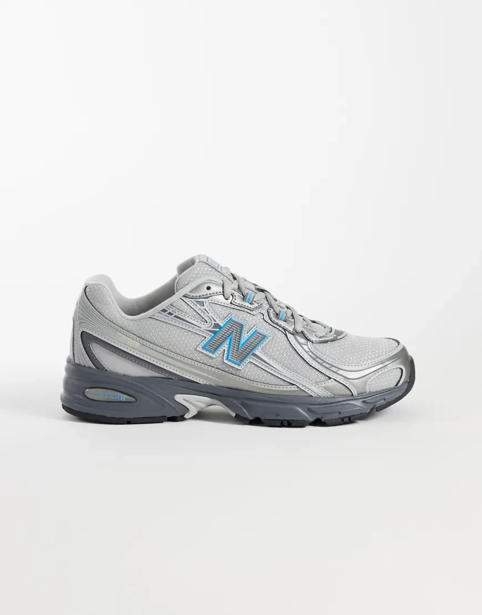 New Balance 740