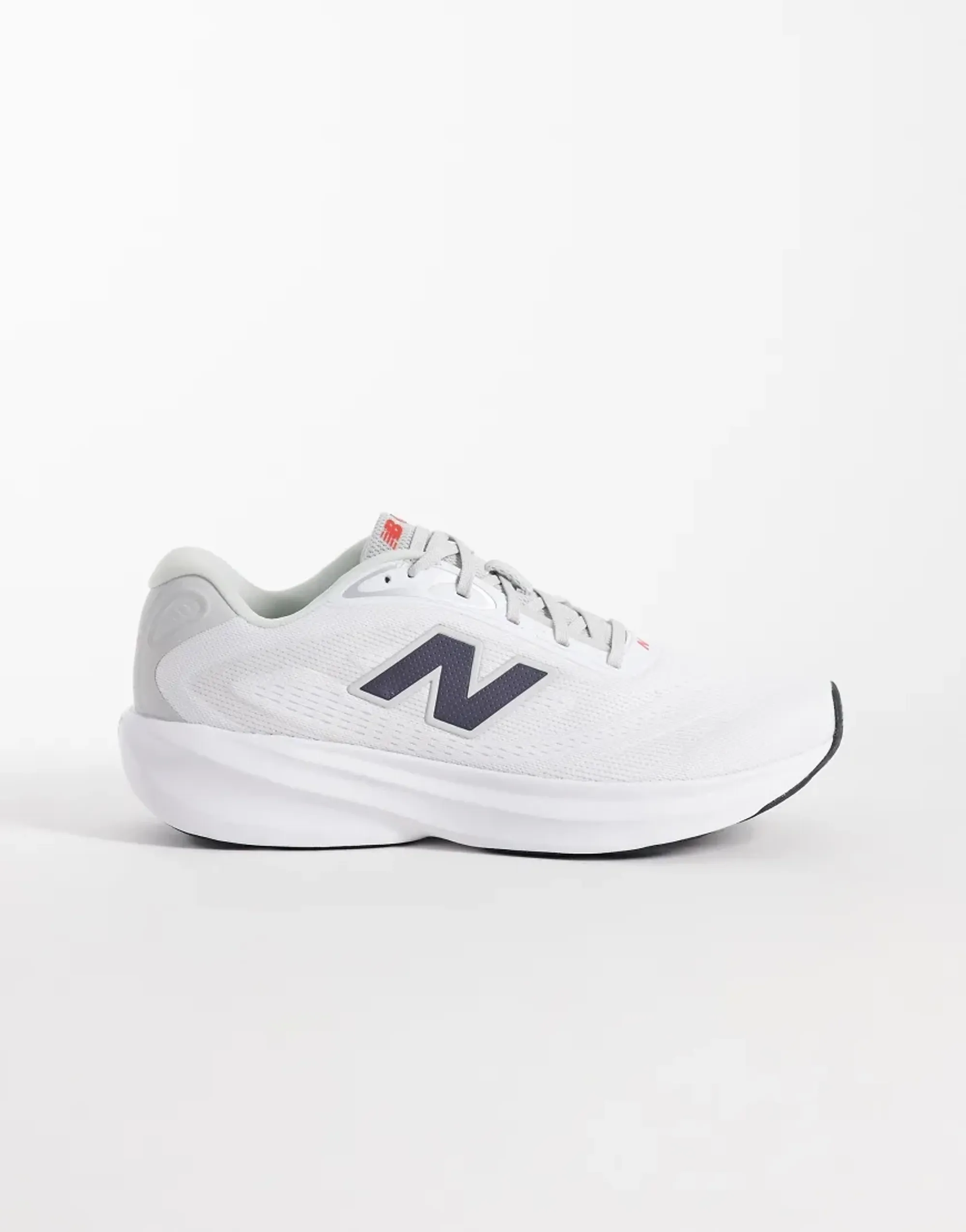 New Balance 680 Trainers In White