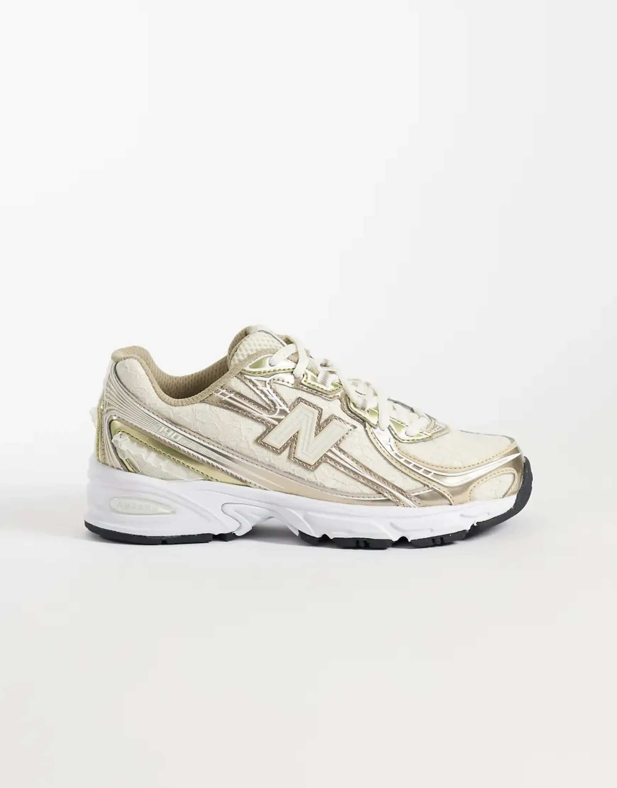New Balance 740 Trainers In Metallic Gold With Lace Details-White