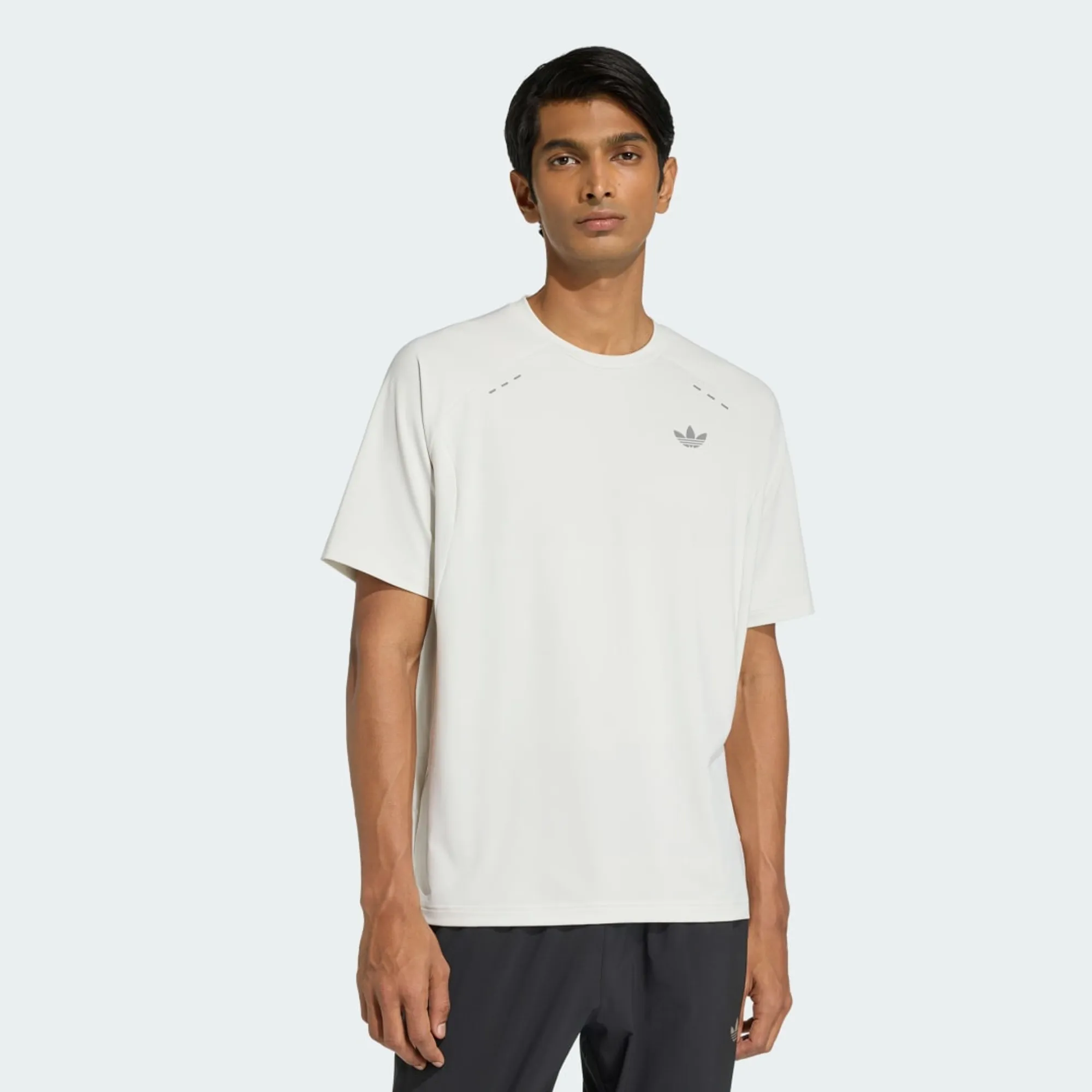 adidas TECH TREFOIL ESSENTIALS POLYESTER T-Shirt
