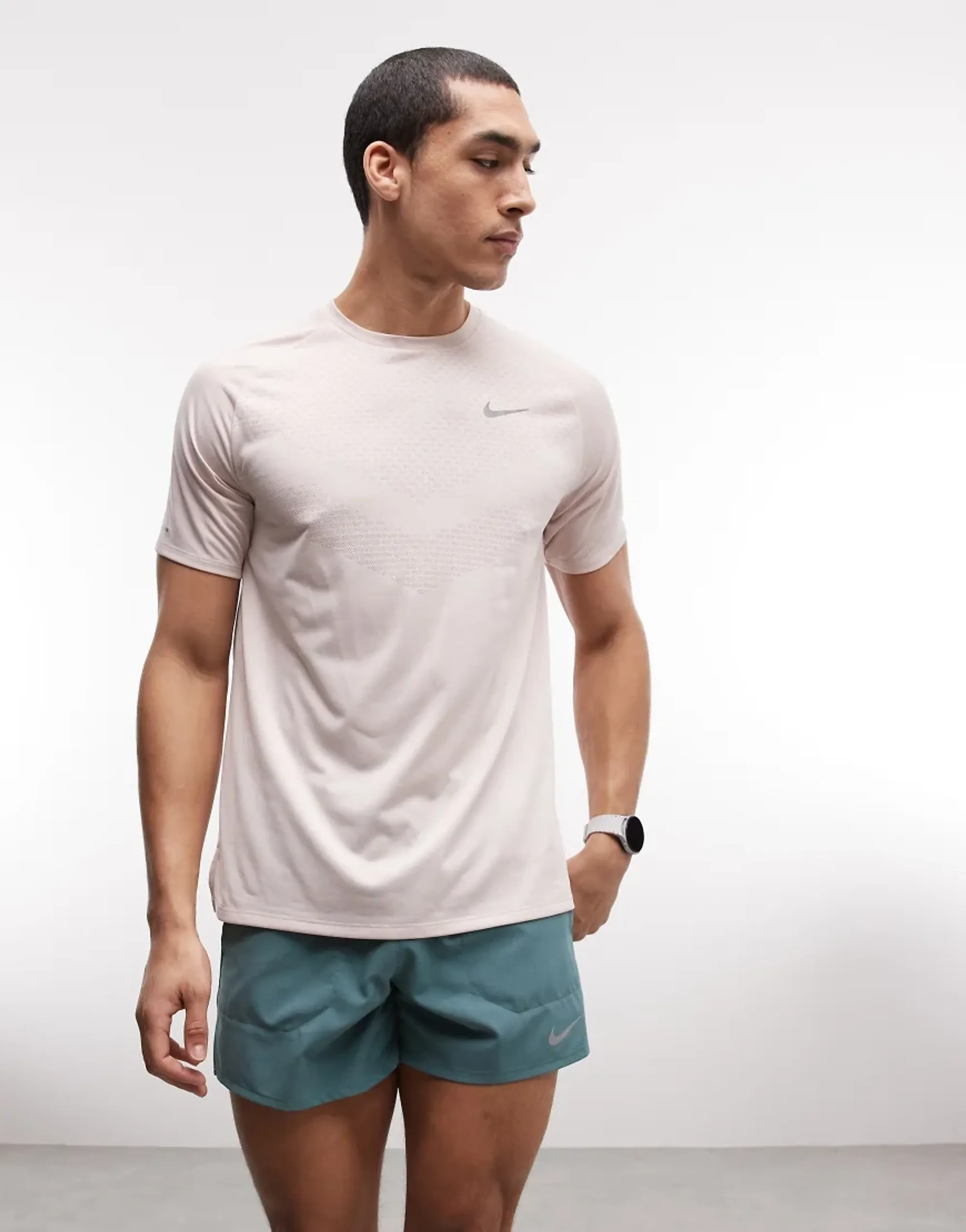 Nike Stride T-Shirt - Pink - Mens