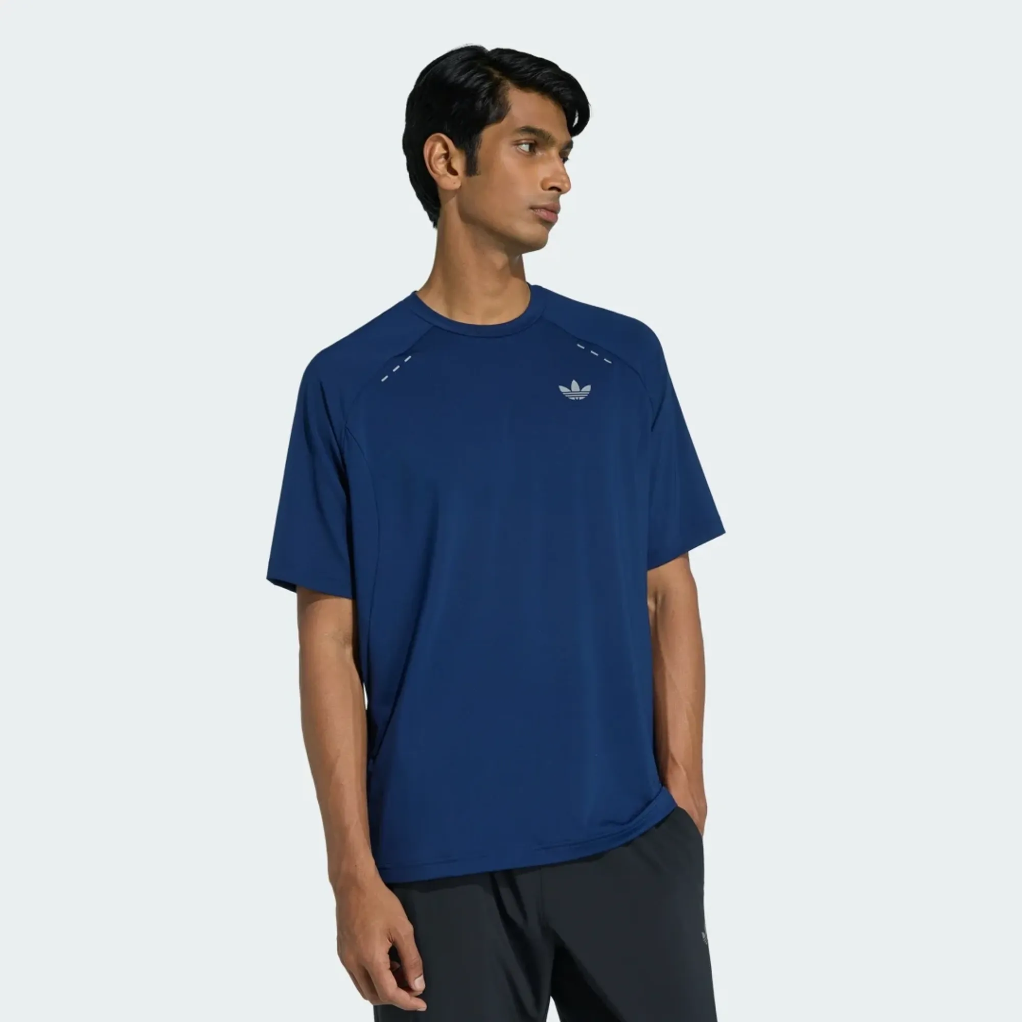 adidas TECH TREFOIL ESSENTIALS POLYESTER T-Shirt