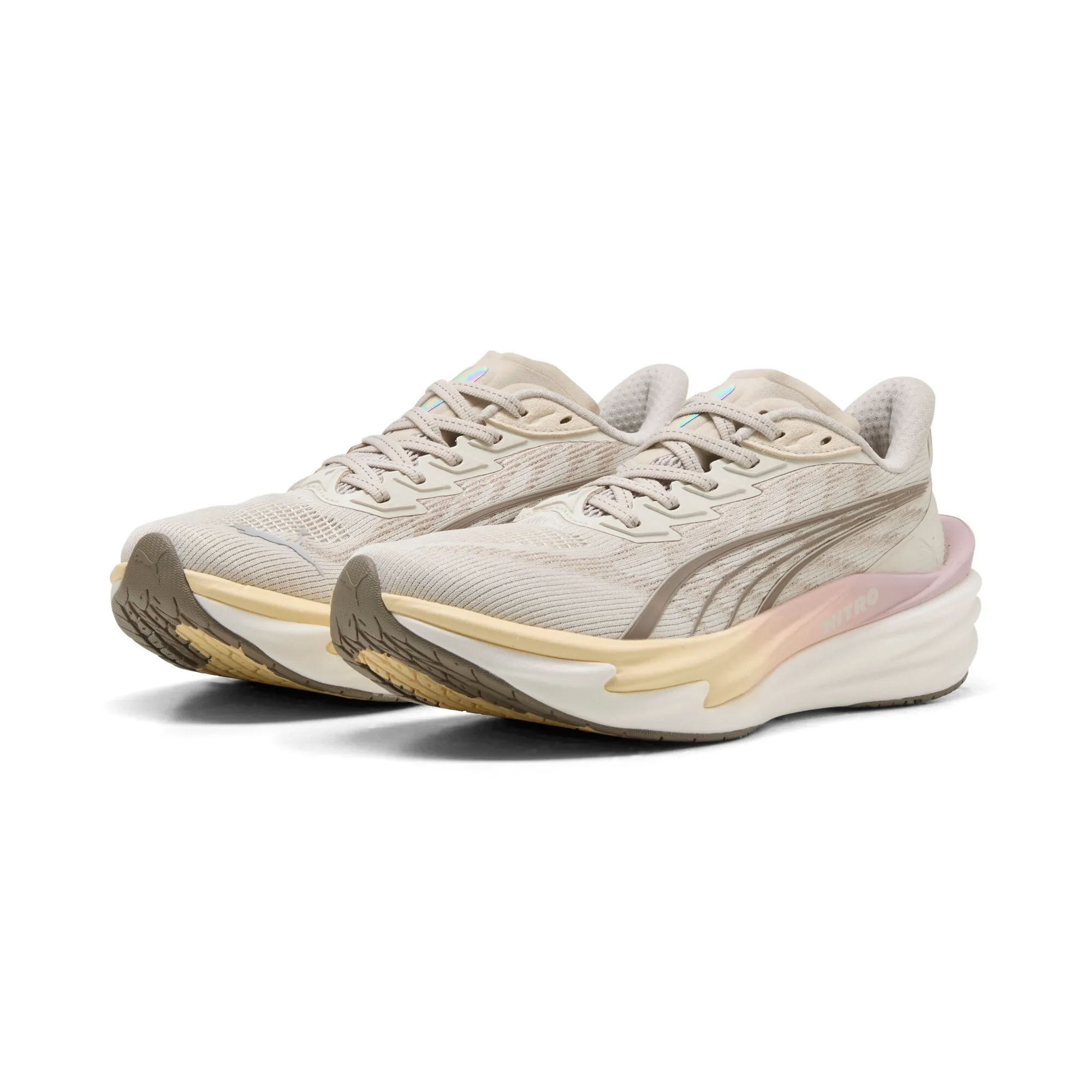 PUMA Deviate NITRO 4 Running Shoes Women in White | Size 3