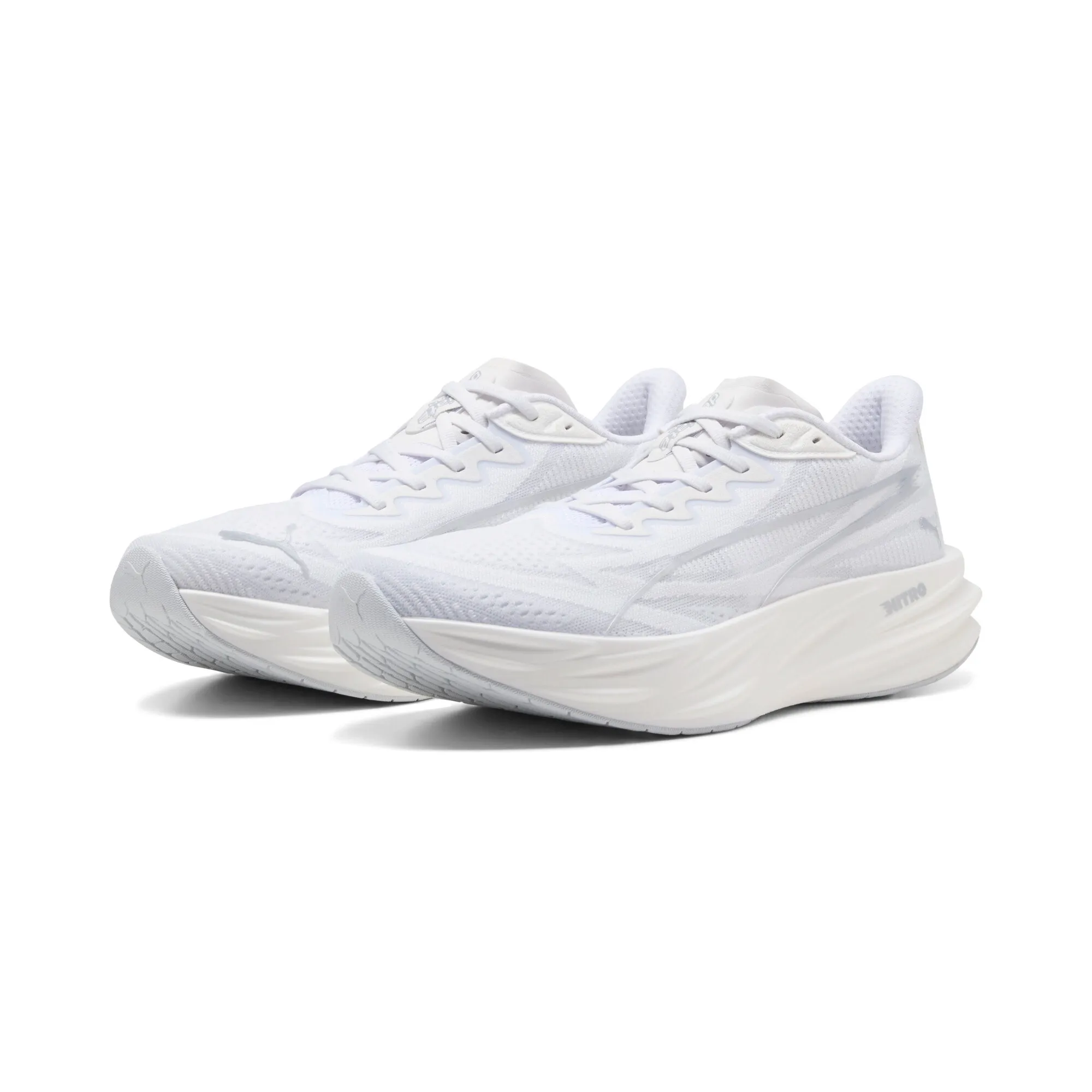 PUMA Deviate Pure NITRO Running Shoes Men in White | Size 10