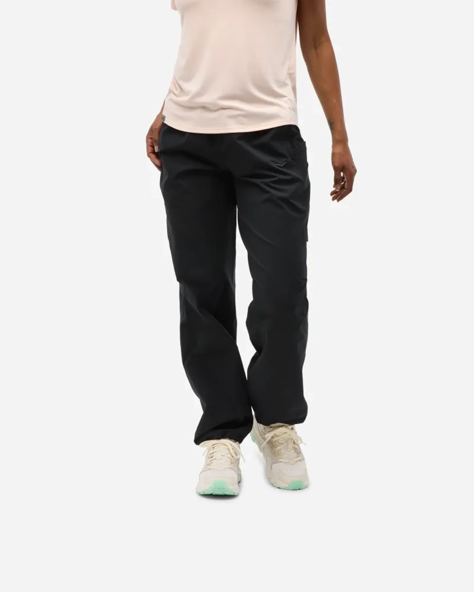 Hoka Women's Woodland Hike Pant In Black