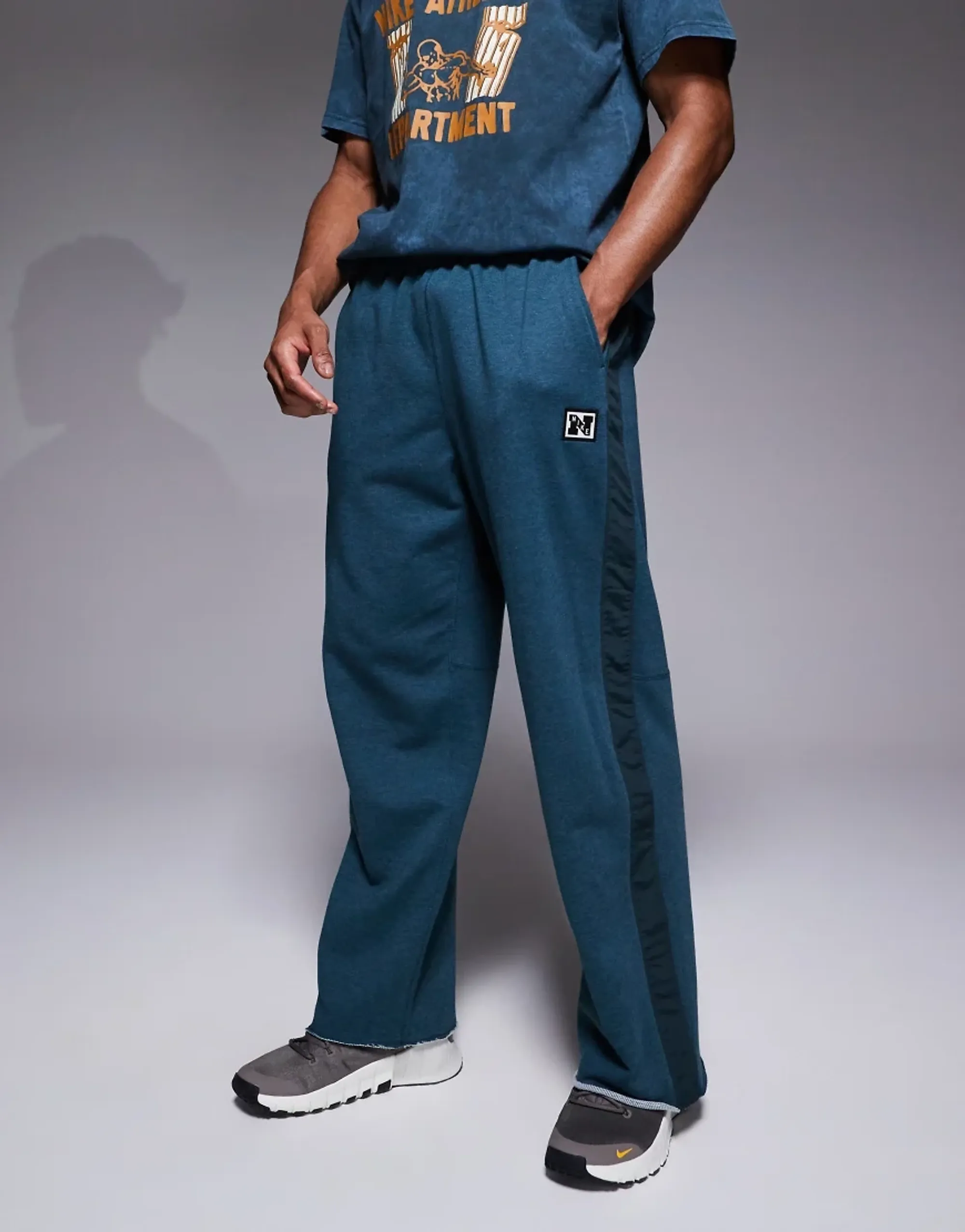 Nike Training Heritage Dri-Fit Joggers In Blue-Green