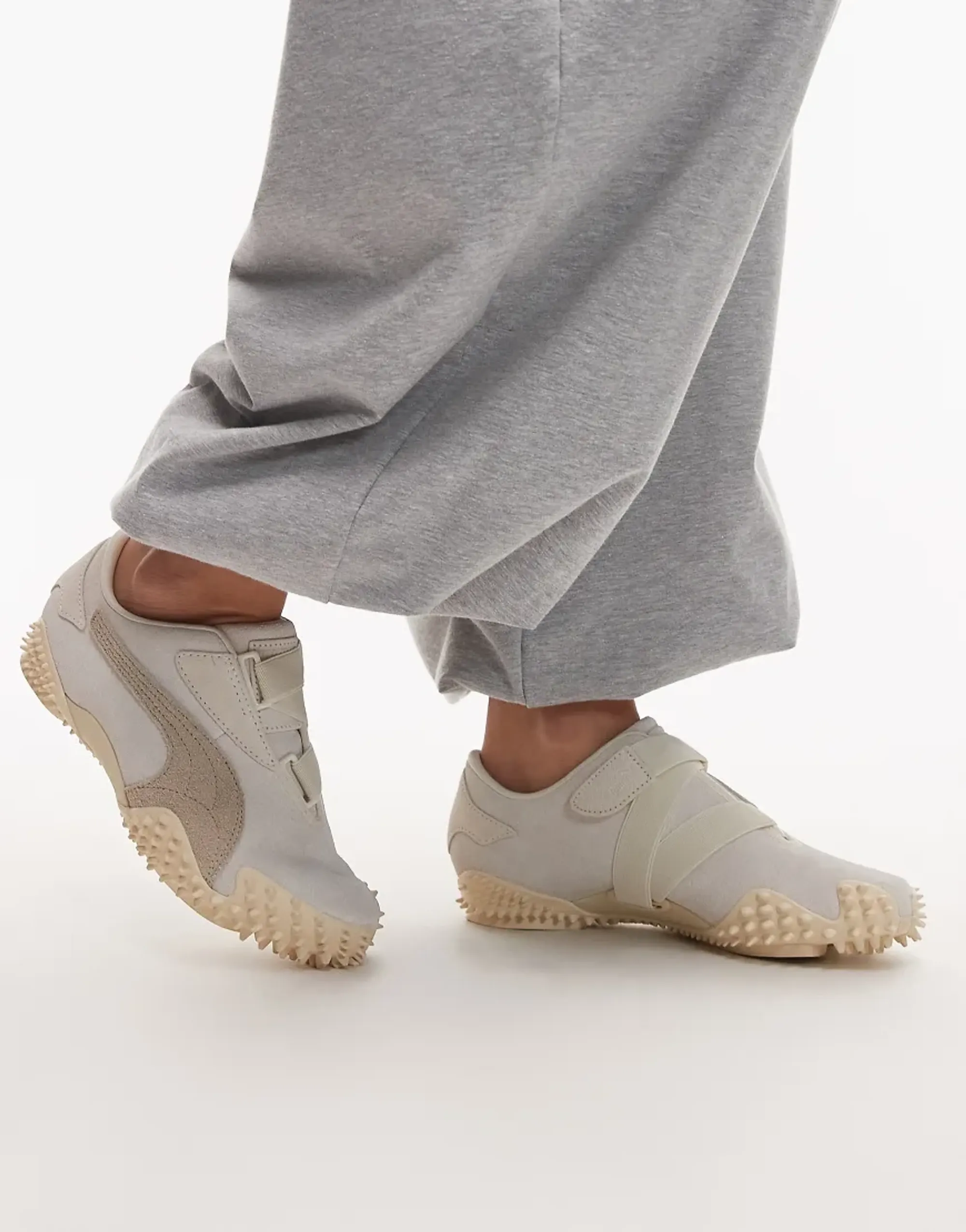 PUMA Mostro Trainers in Beige